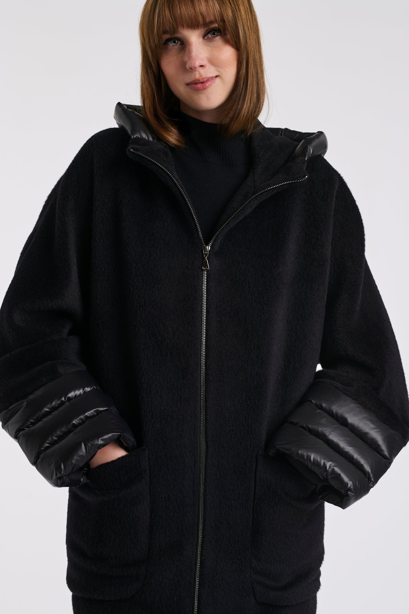 Manteau à capuche en laine vierge matelassé