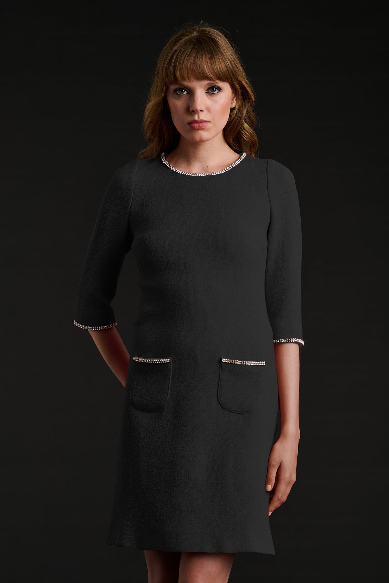 Robe en crêpe de laine à strass