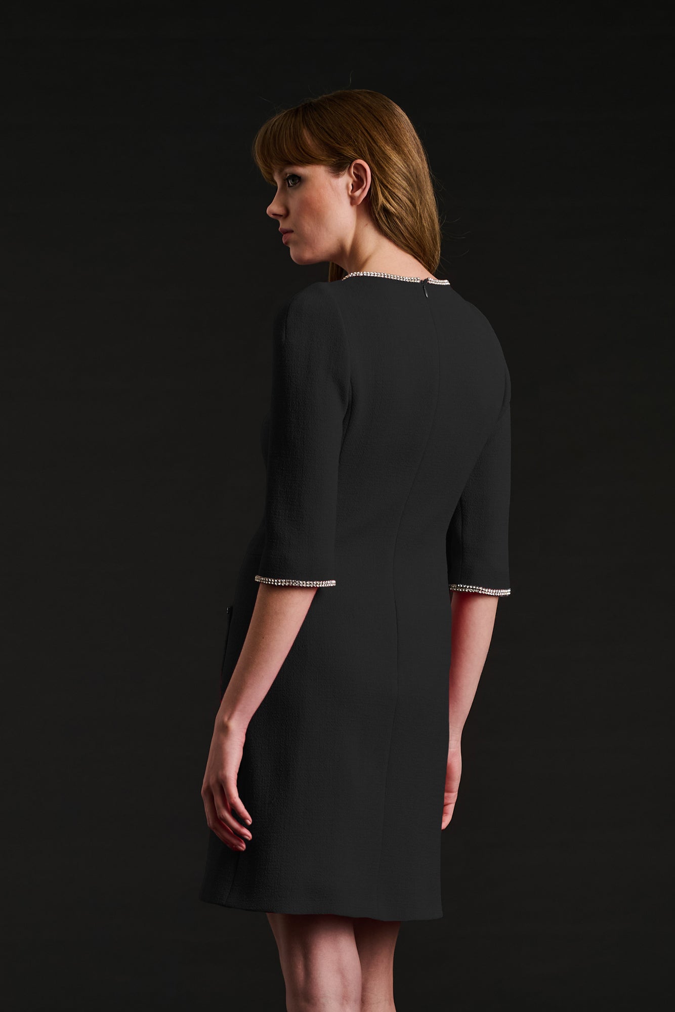 Robe en crêpe de laine à strass