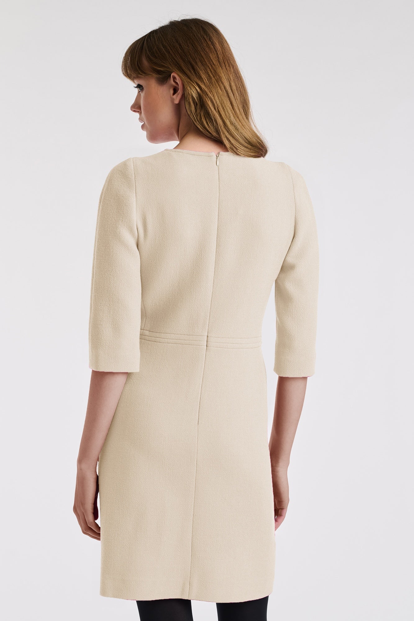 Robe en crêpe de laine surpiquée