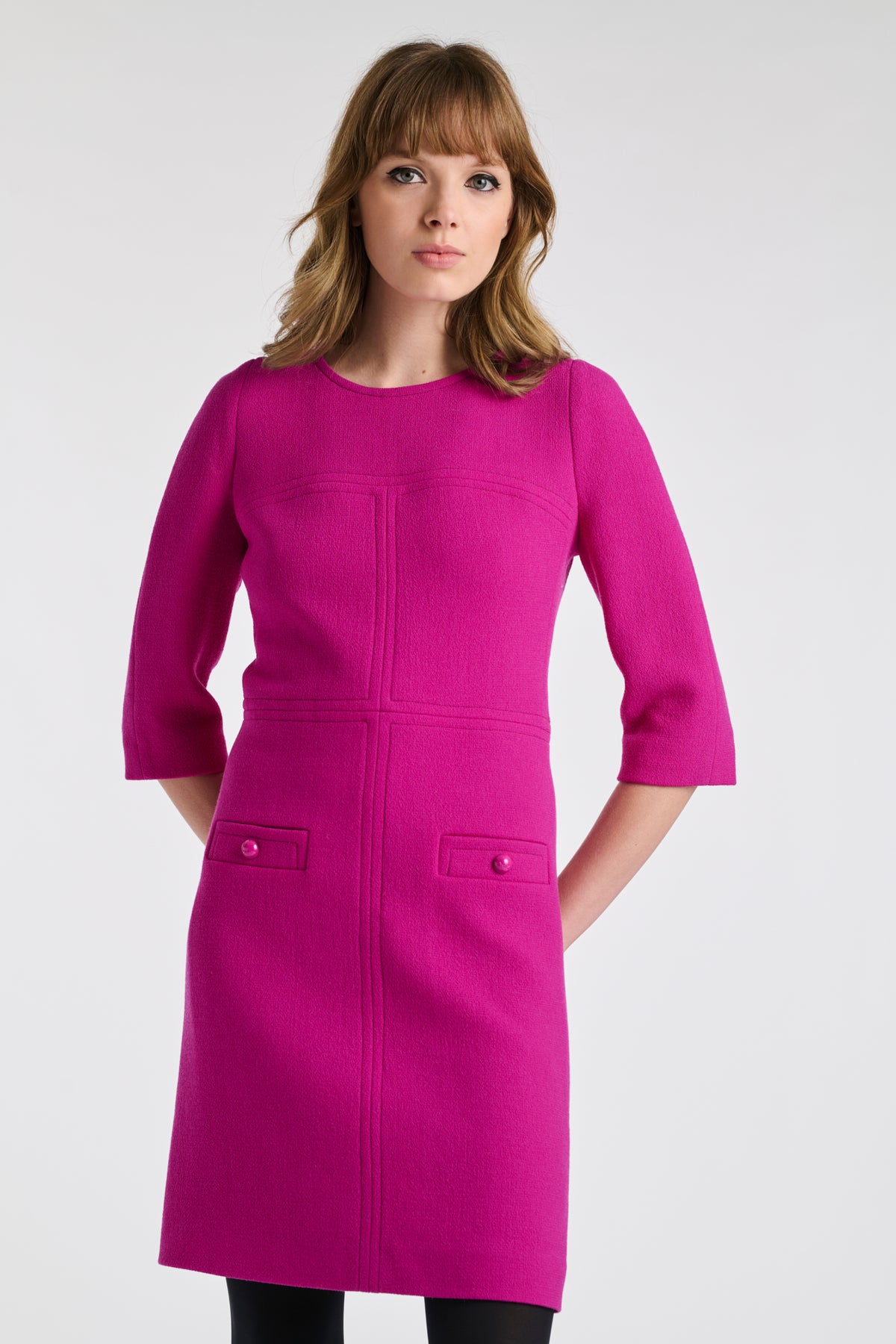 Robe en crêpe de laine surpiquée