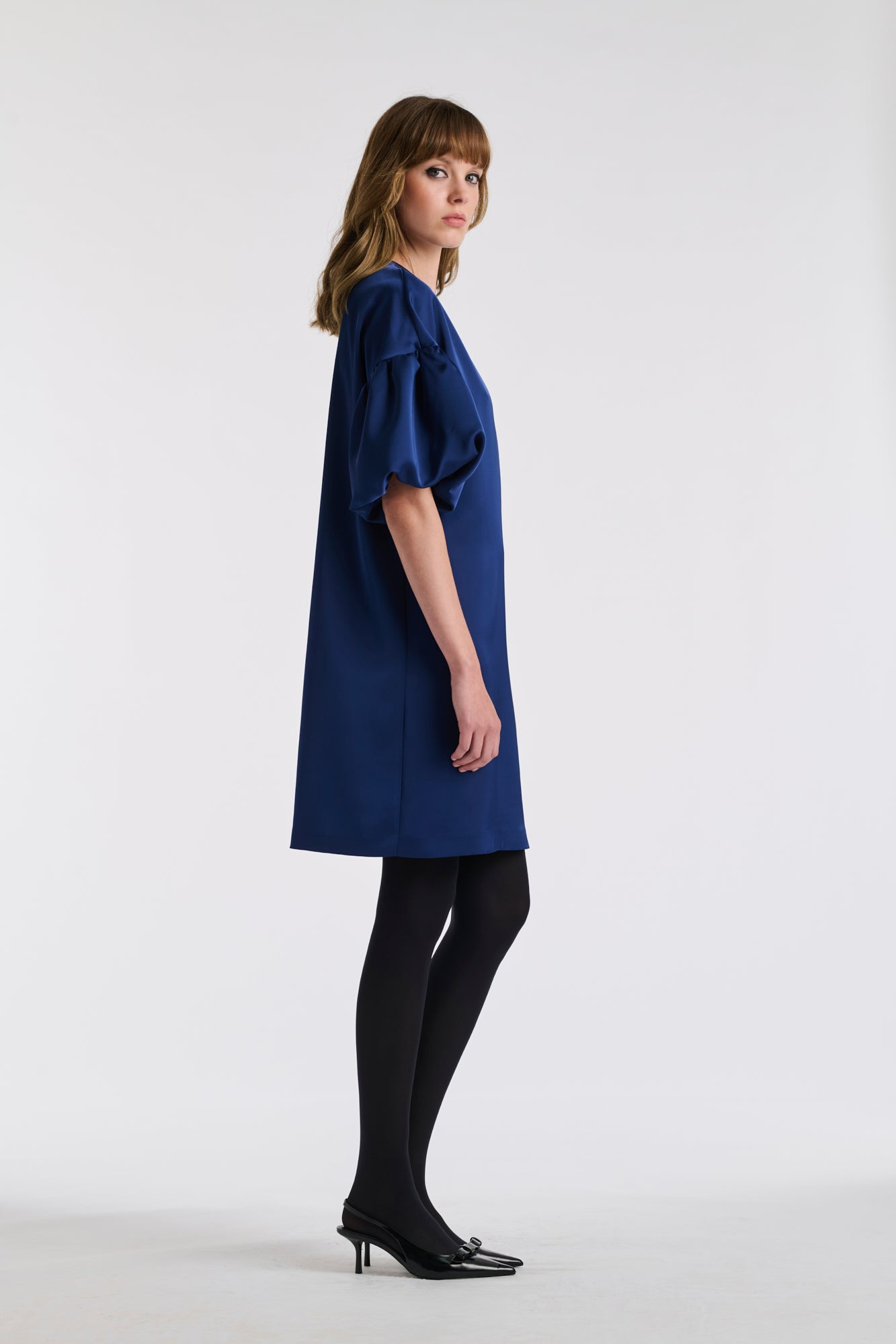 Robe en satin manches bouffantes