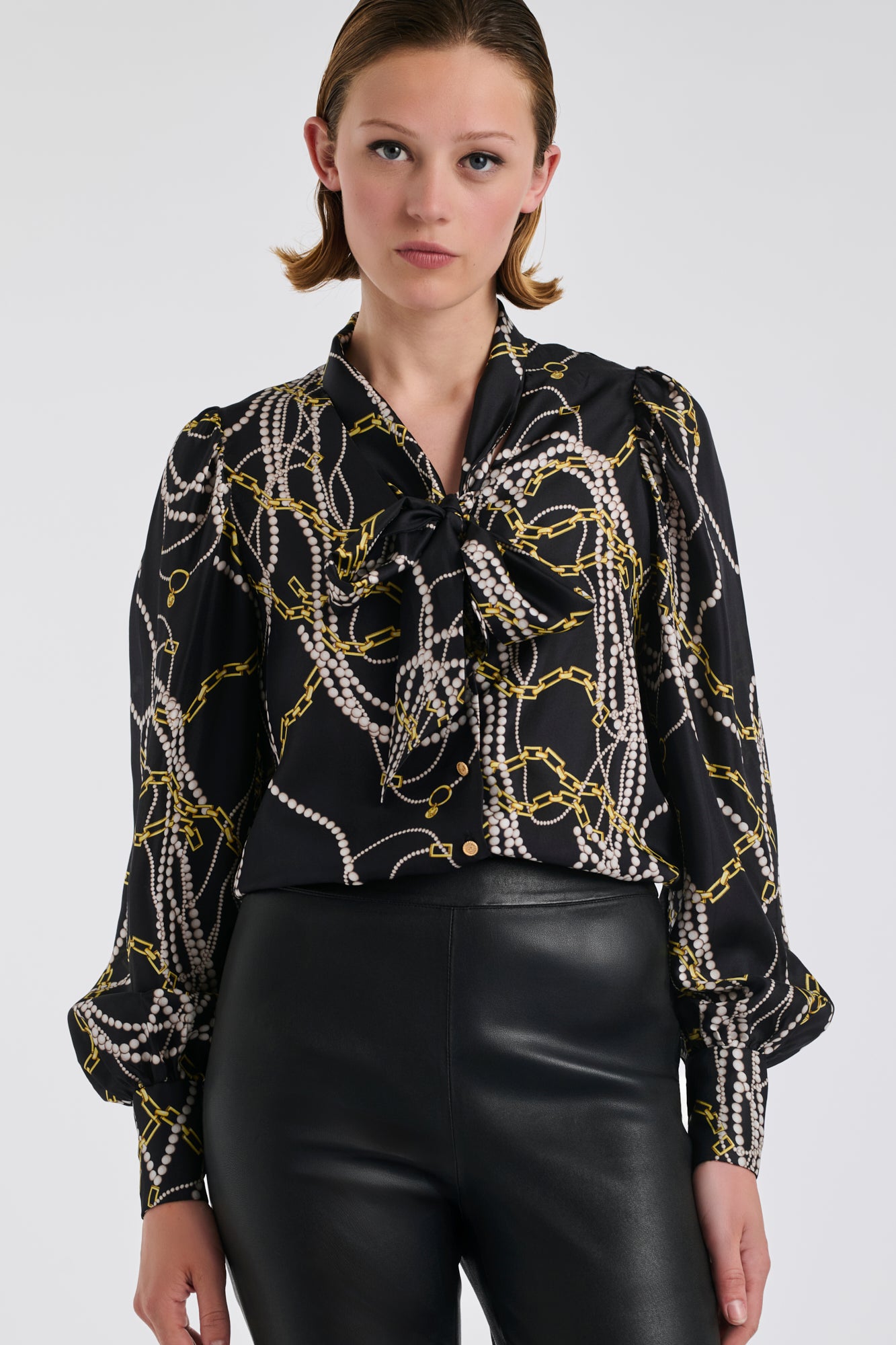 Blouse en soie imprimée bijoux