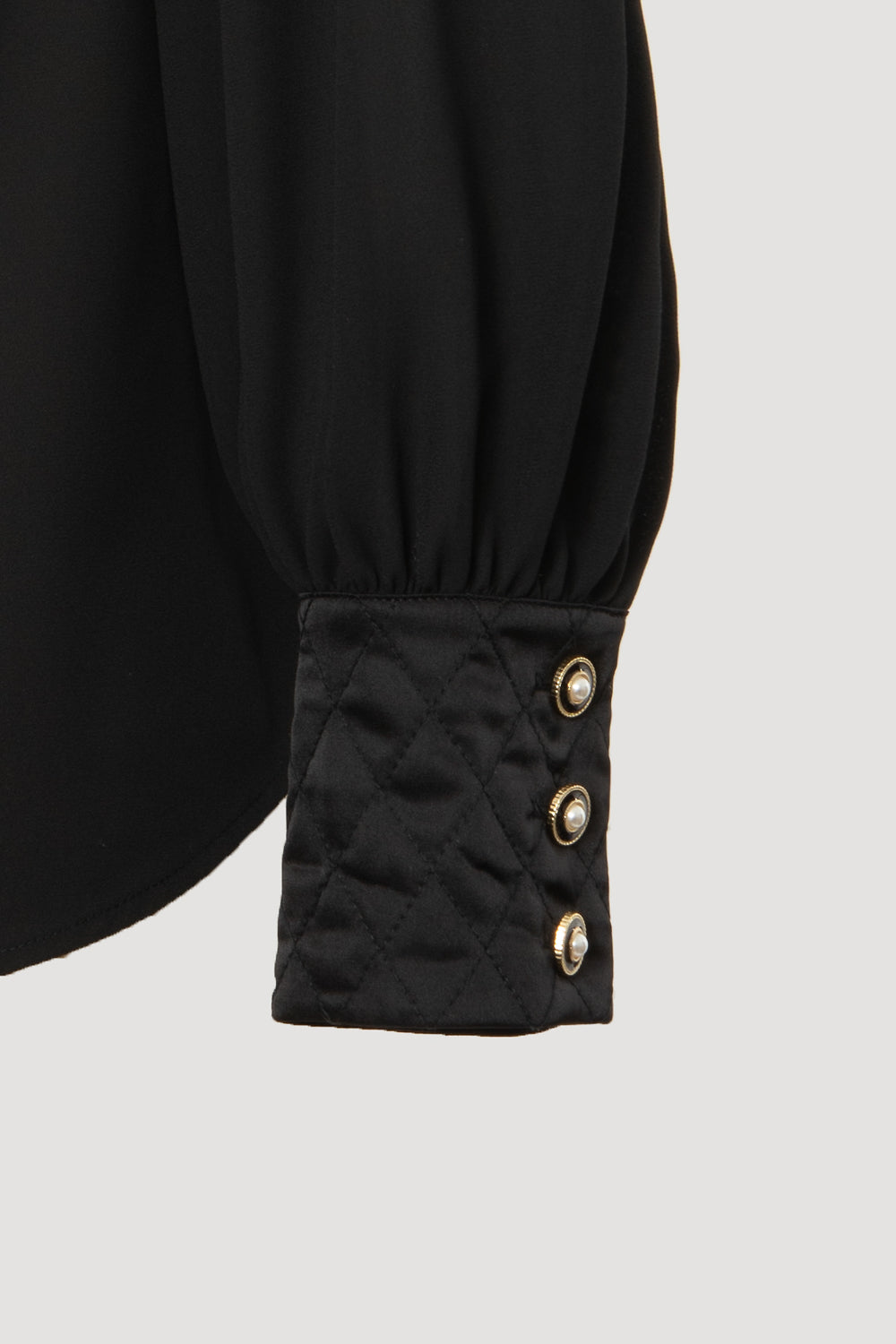 Chemise en crêpe matelassée