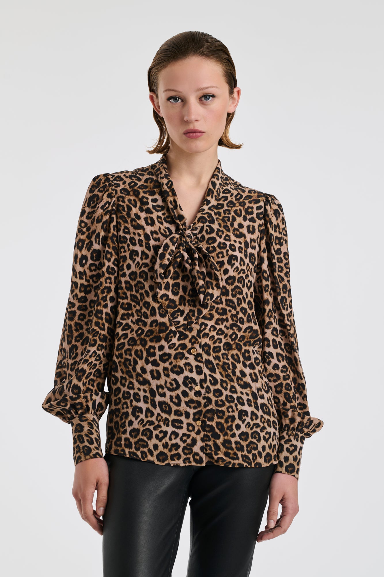Blouse en soie mélangée imprimée léopard