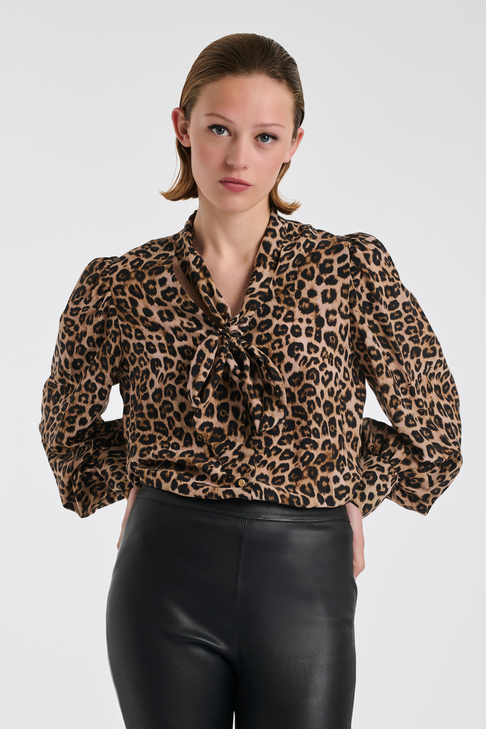 Blouse en soie mélangée imprimée léopard
