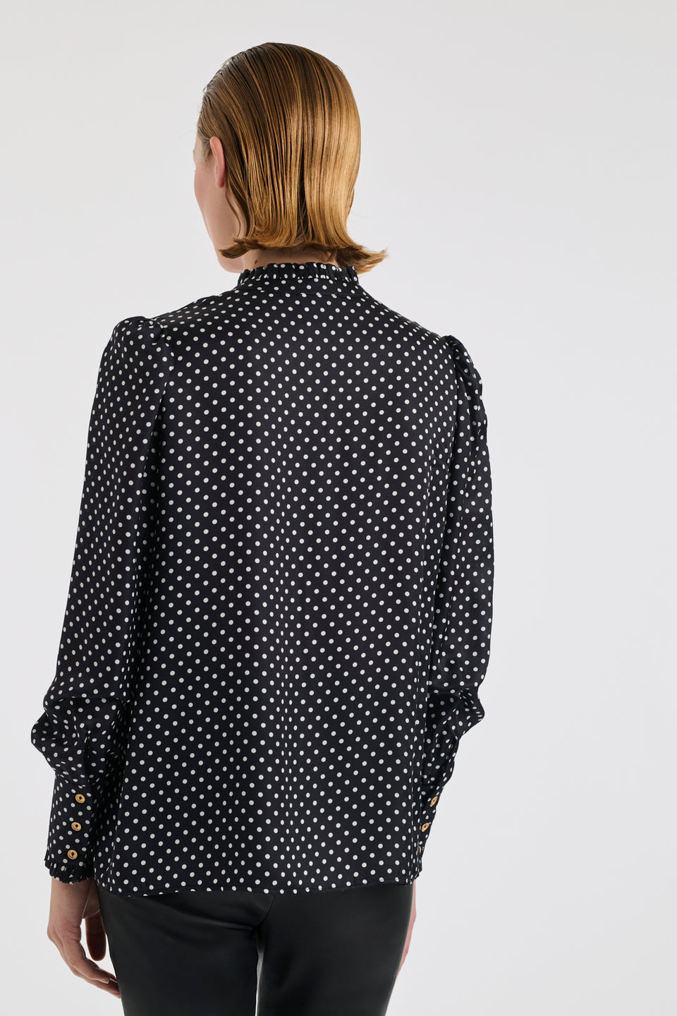 Chemise en soie mélangée à pois
