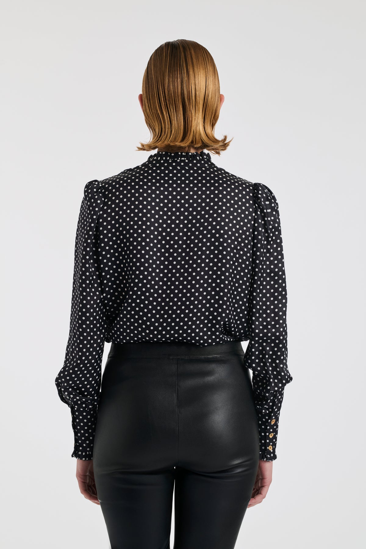 Chemise en soie mélangée à pois