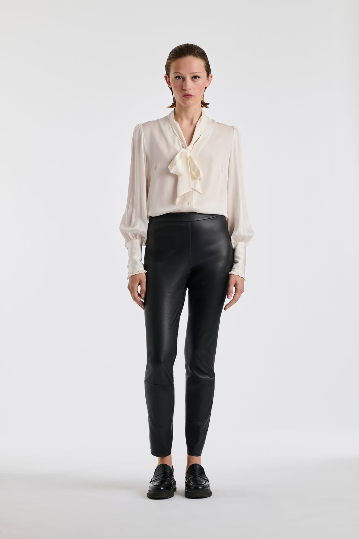 Chemise lavallière en soie