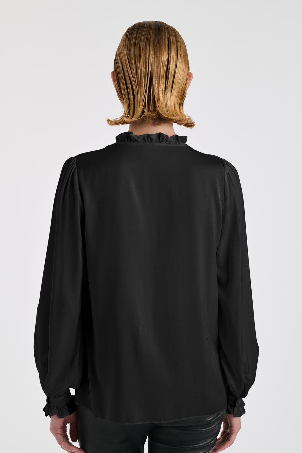 Chemise à volants en soie