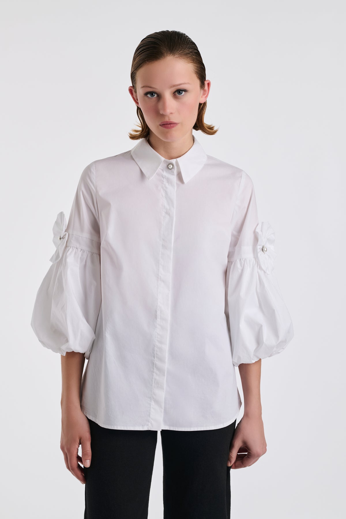 Chemise en popeline détails fleurs
