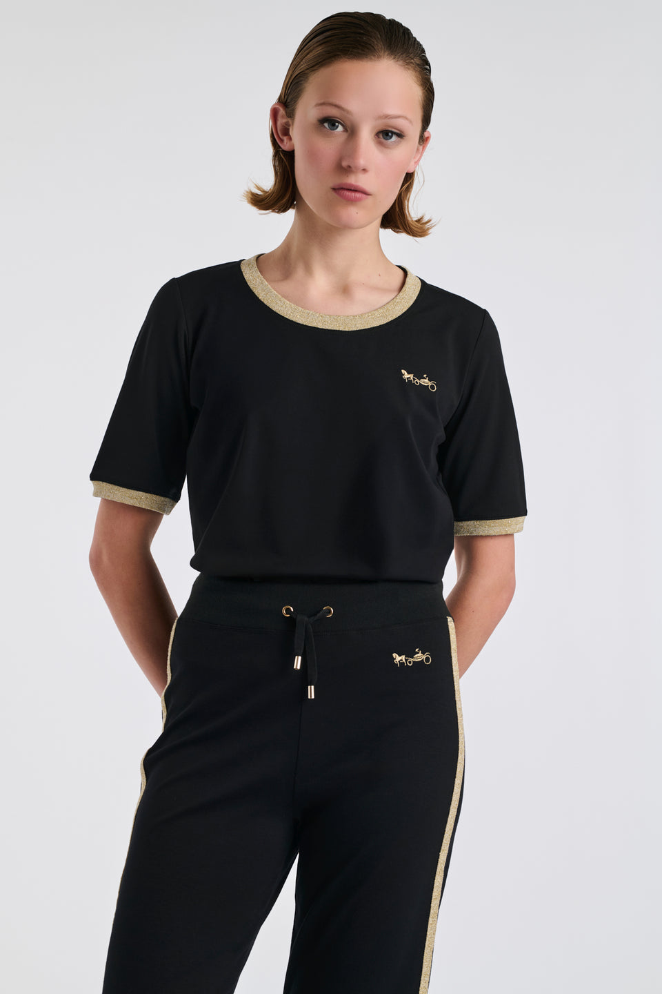 T-shirt logo irisé