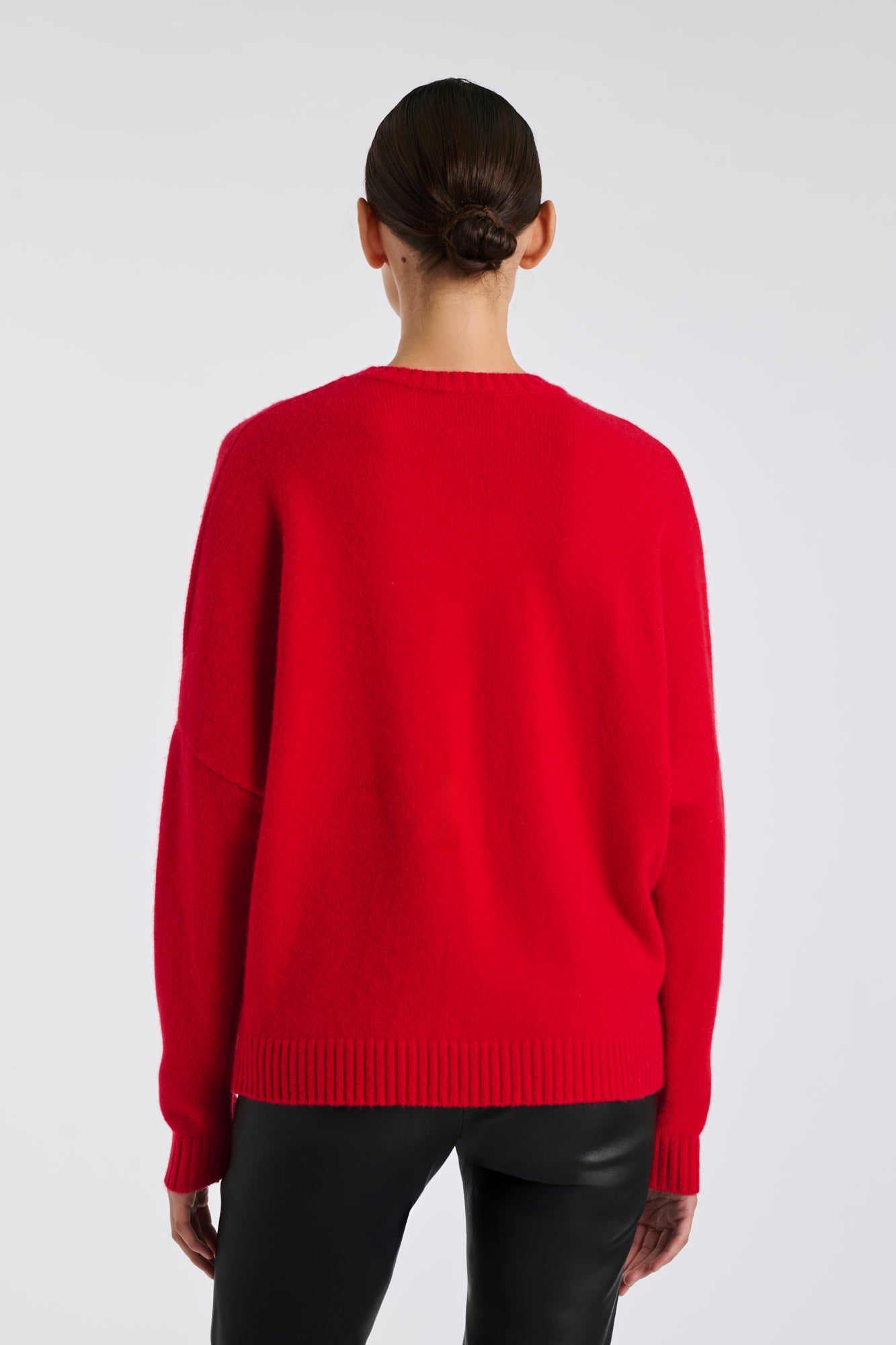 Pull en cachemire à logo strass