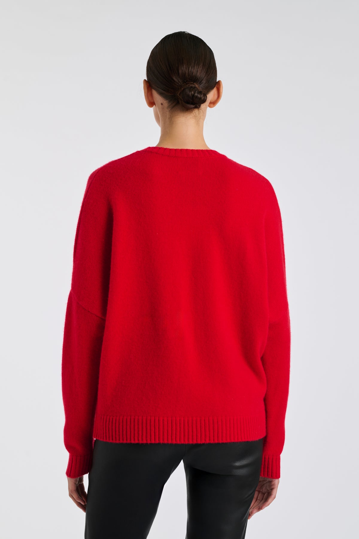 Pull en cachemire à logo strass