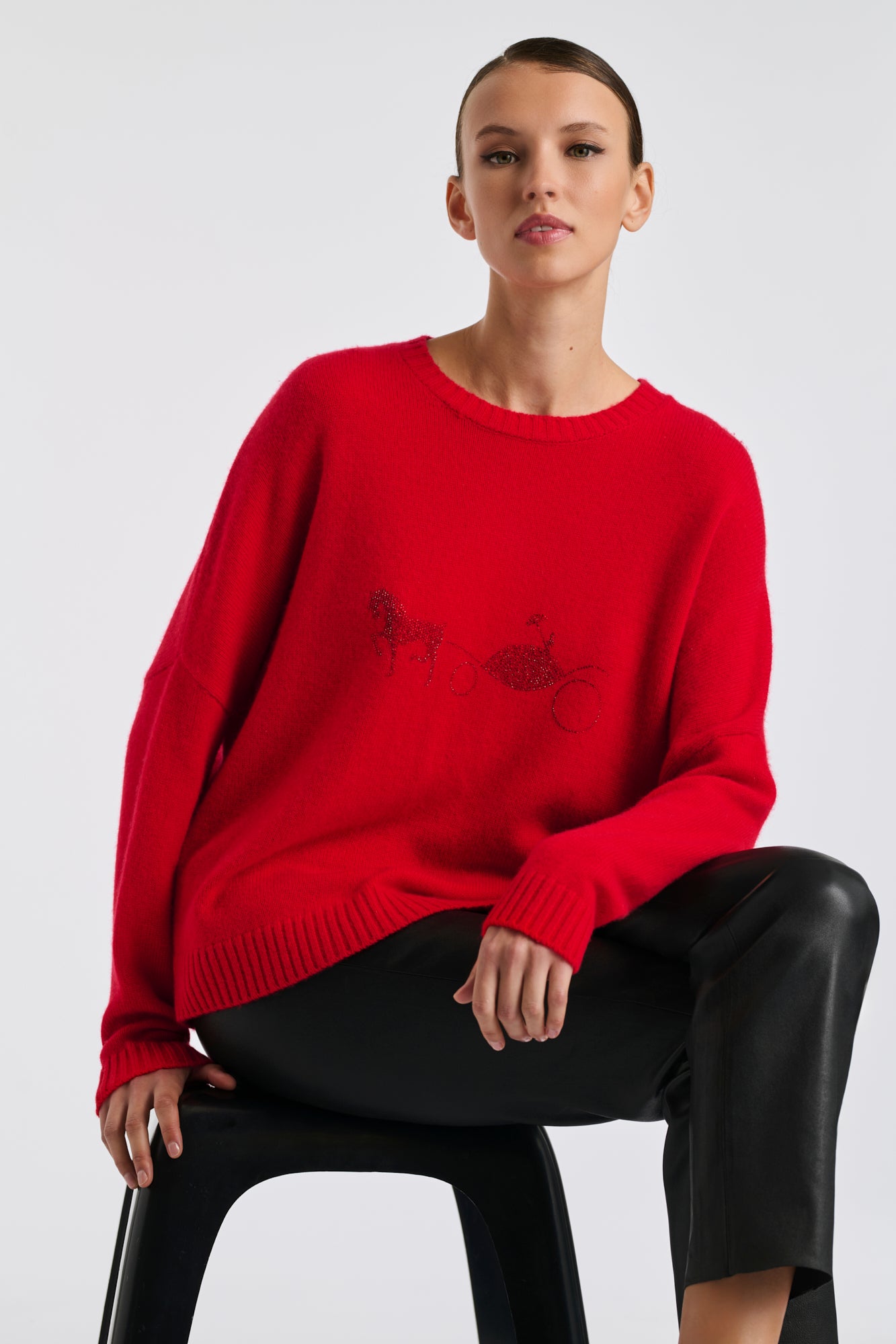 Pull en cachemire à logo strass