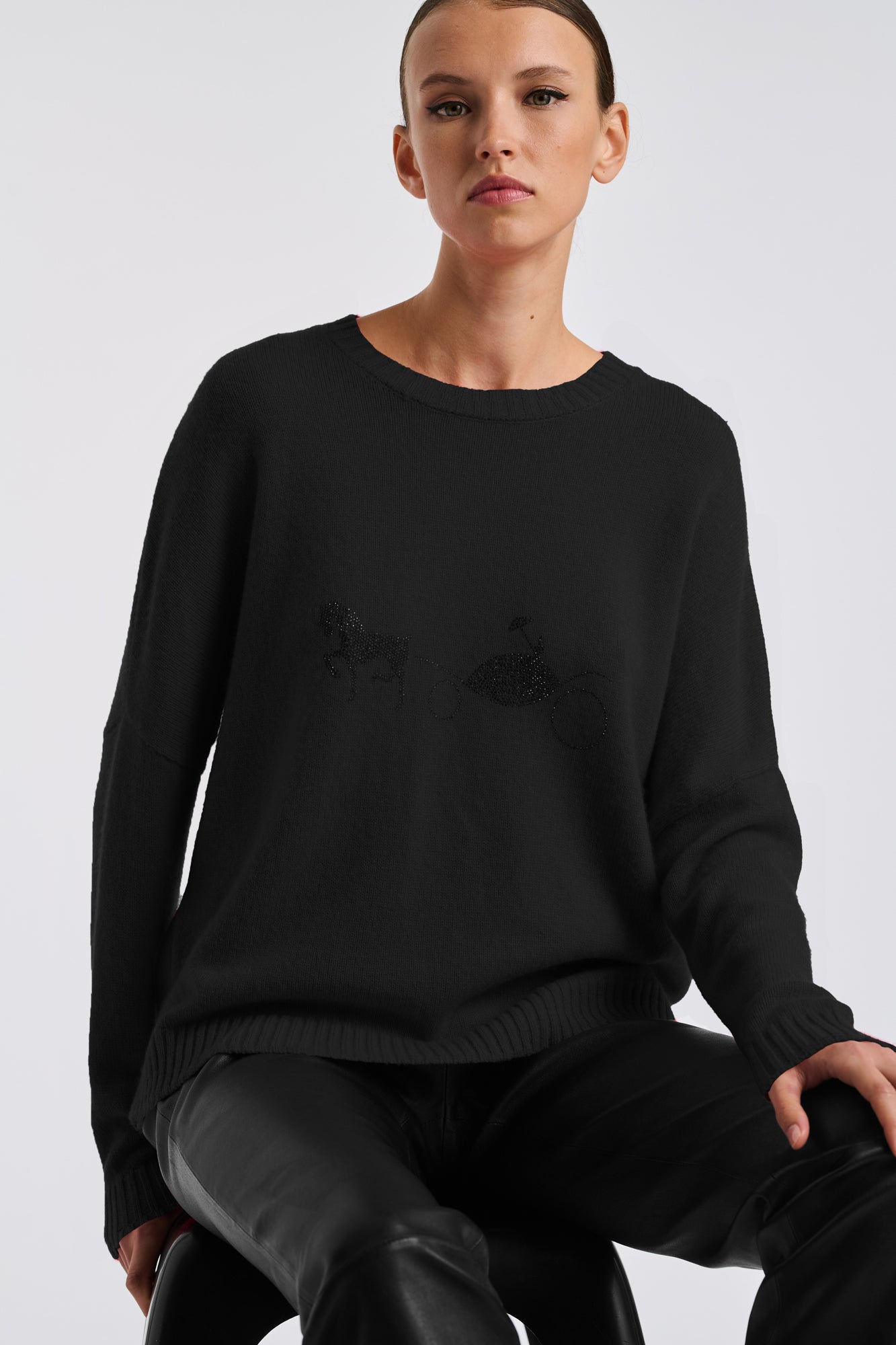 Pull en cachemire à logo strass