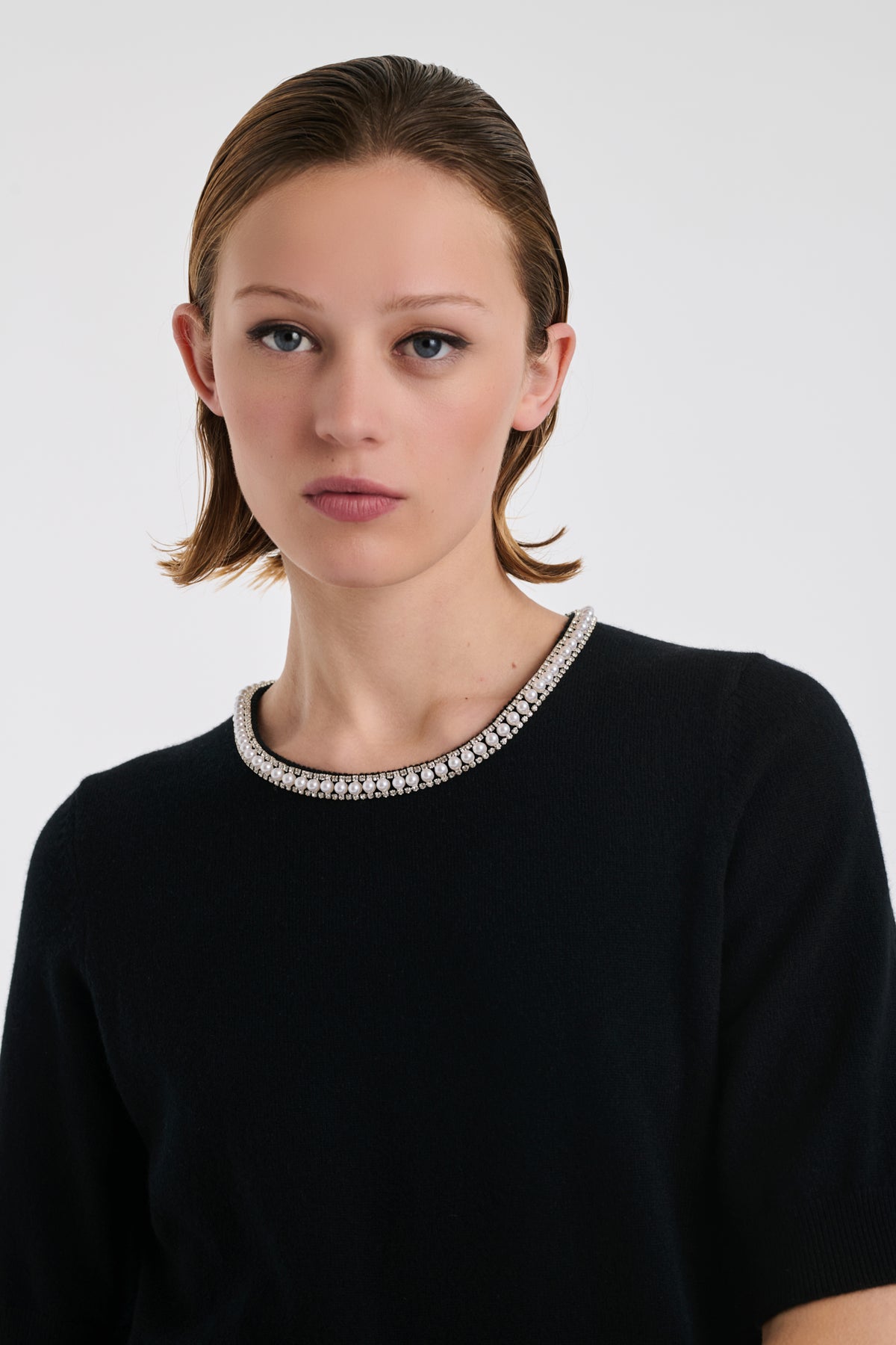 Pull à col perles et strass
