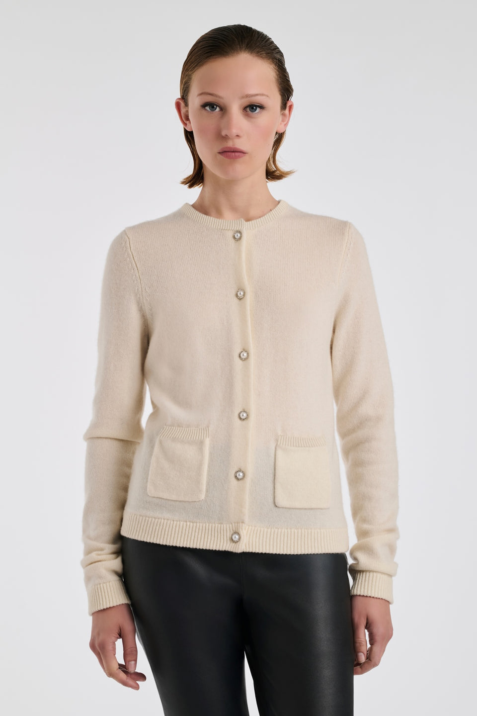 Cardigan en cachemire à boutons bijoux