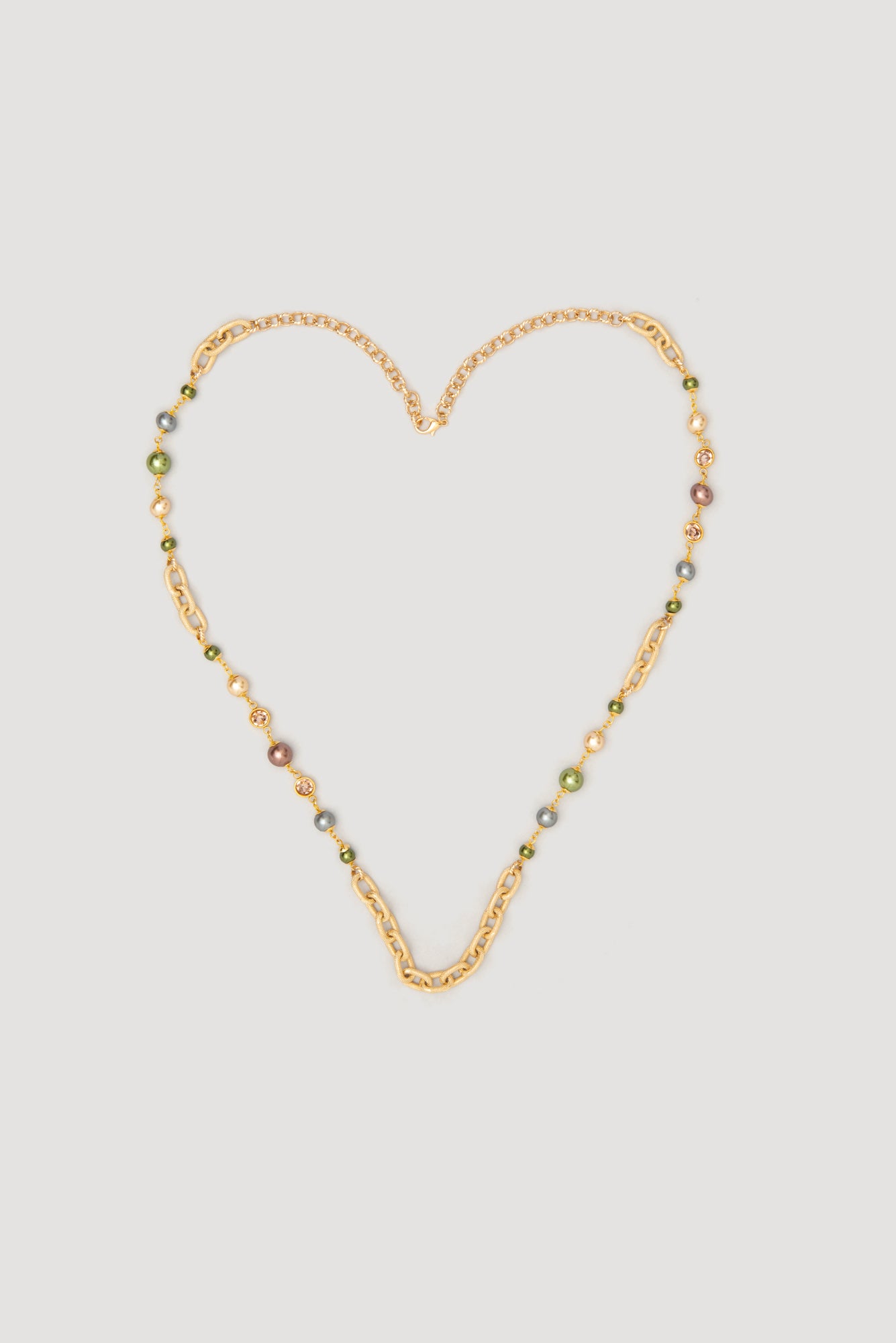 Long chain and pearl necklace