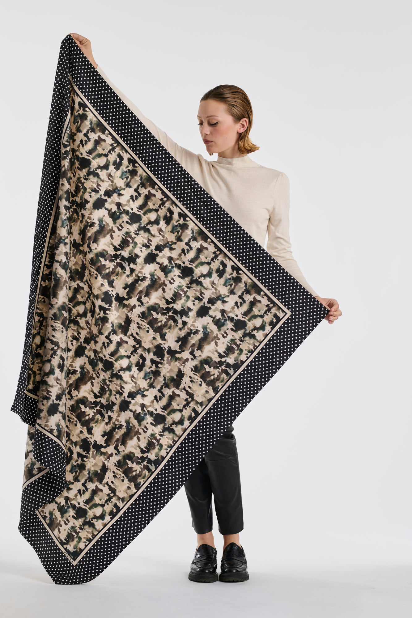 Foulard en soie imprimé camoufflage