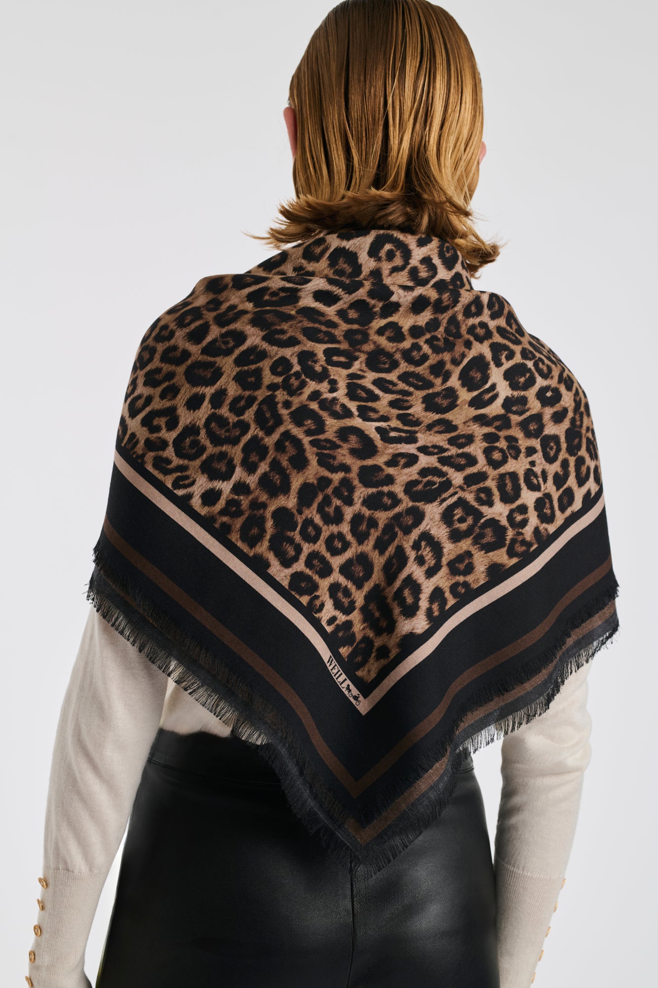 Foulard en laine et soie imprimé léopard