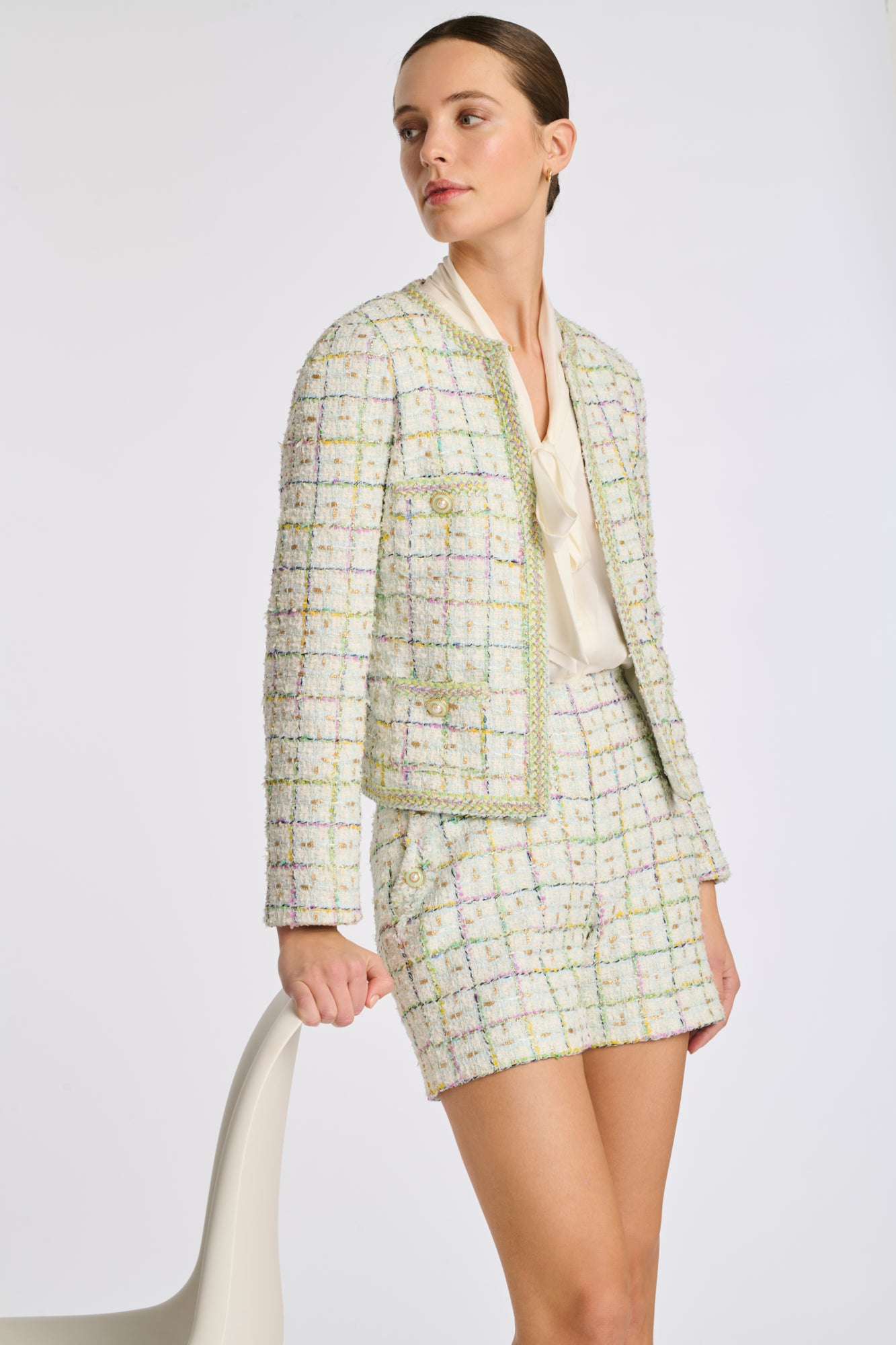 Veste en tweed pastel galonnée