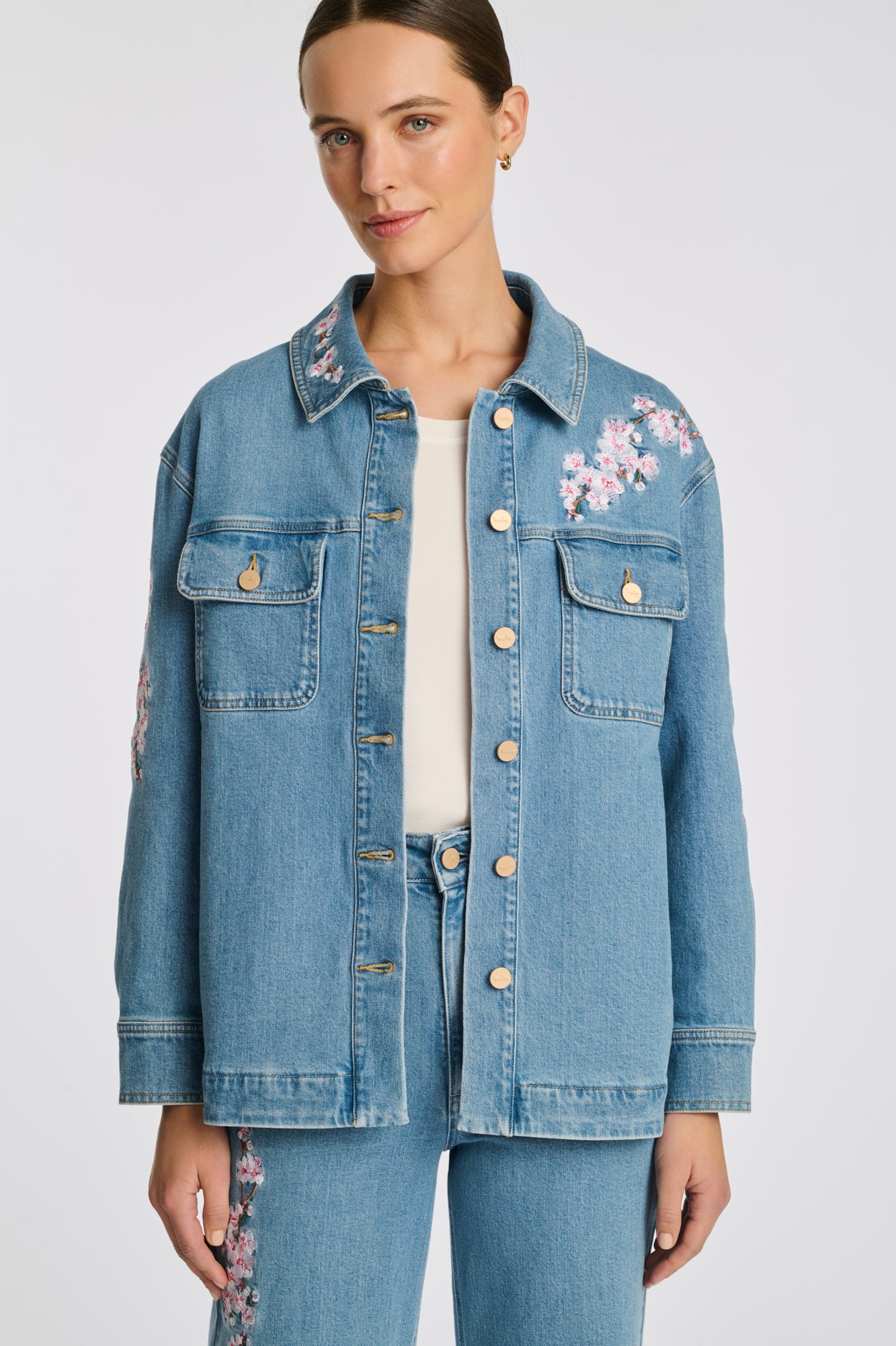 Blouson en jean brodé