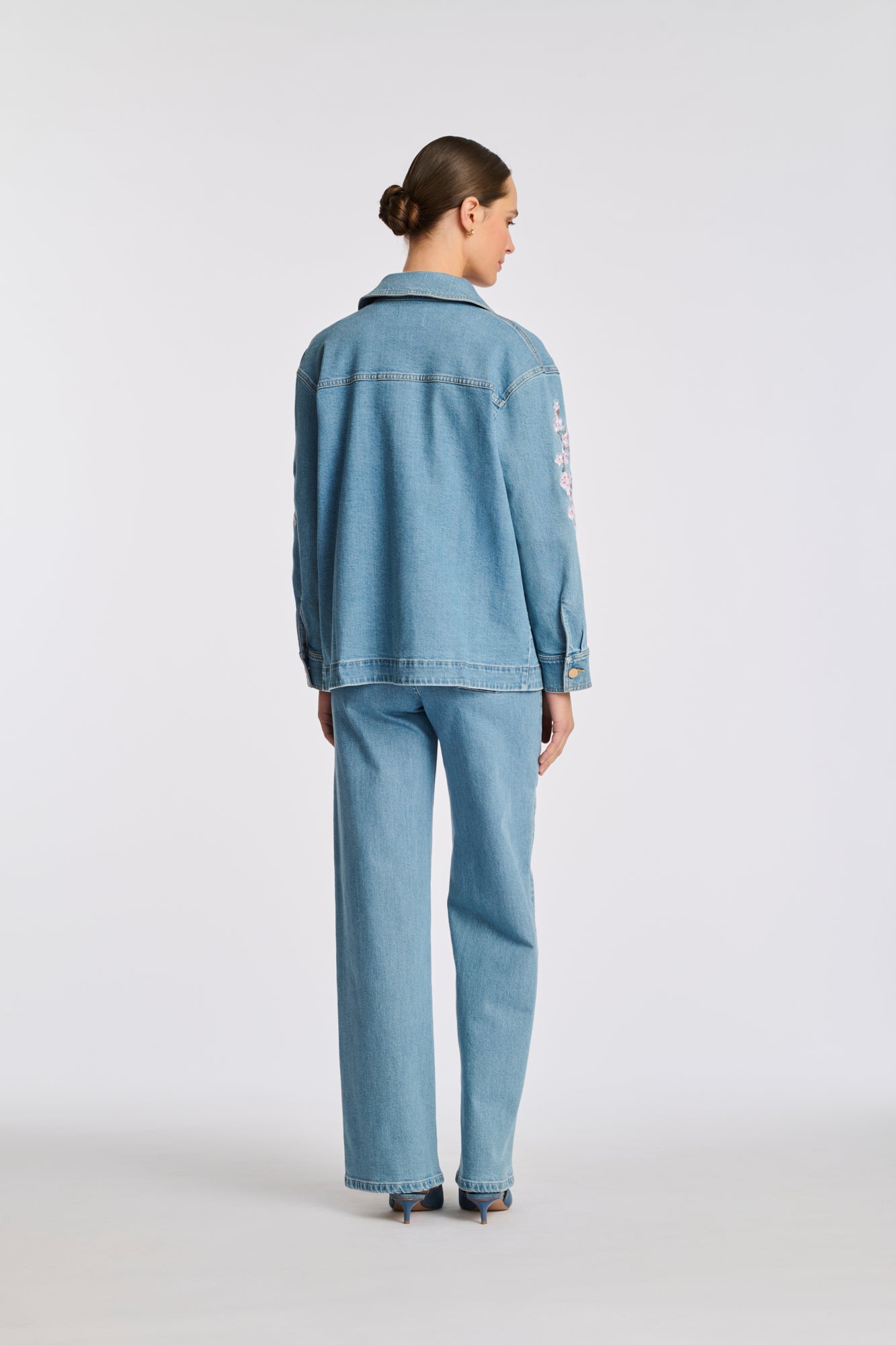 Blouson en jean brodé