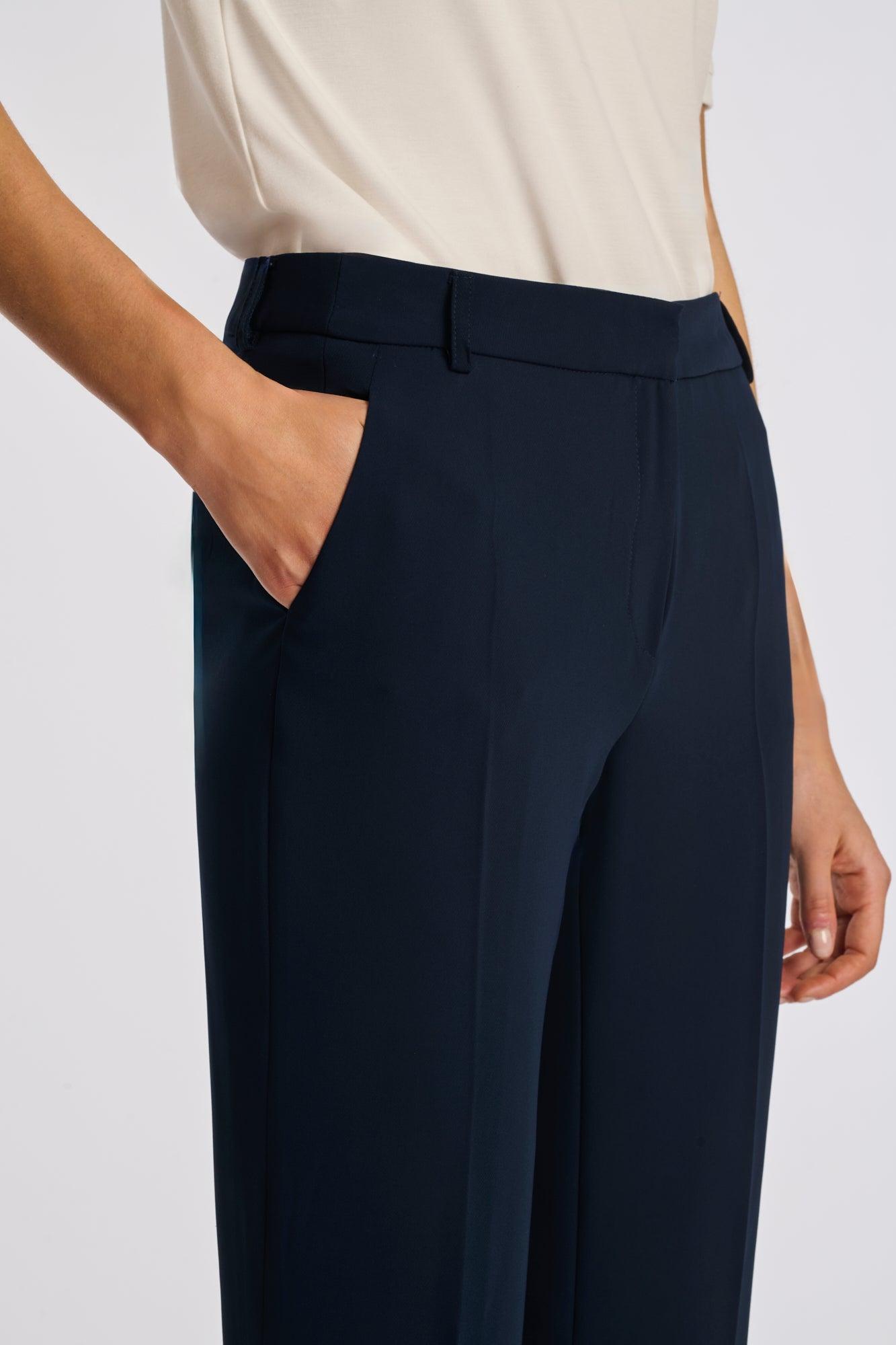 Microfibre cigarette -cut trousers