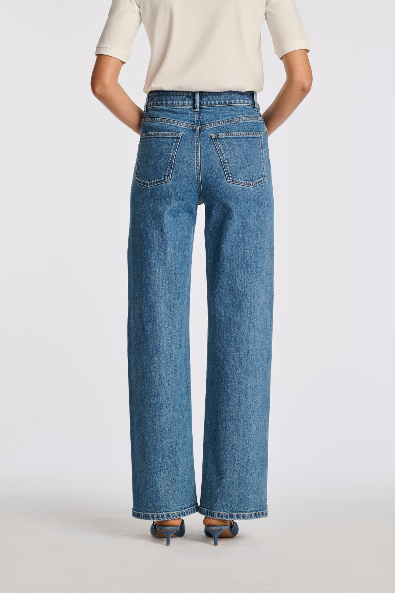 Wide-leg jeans