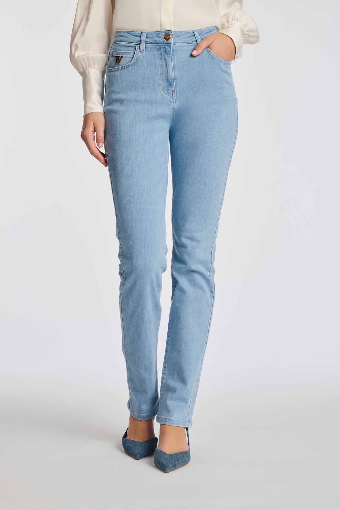 Straight-leg jeans
