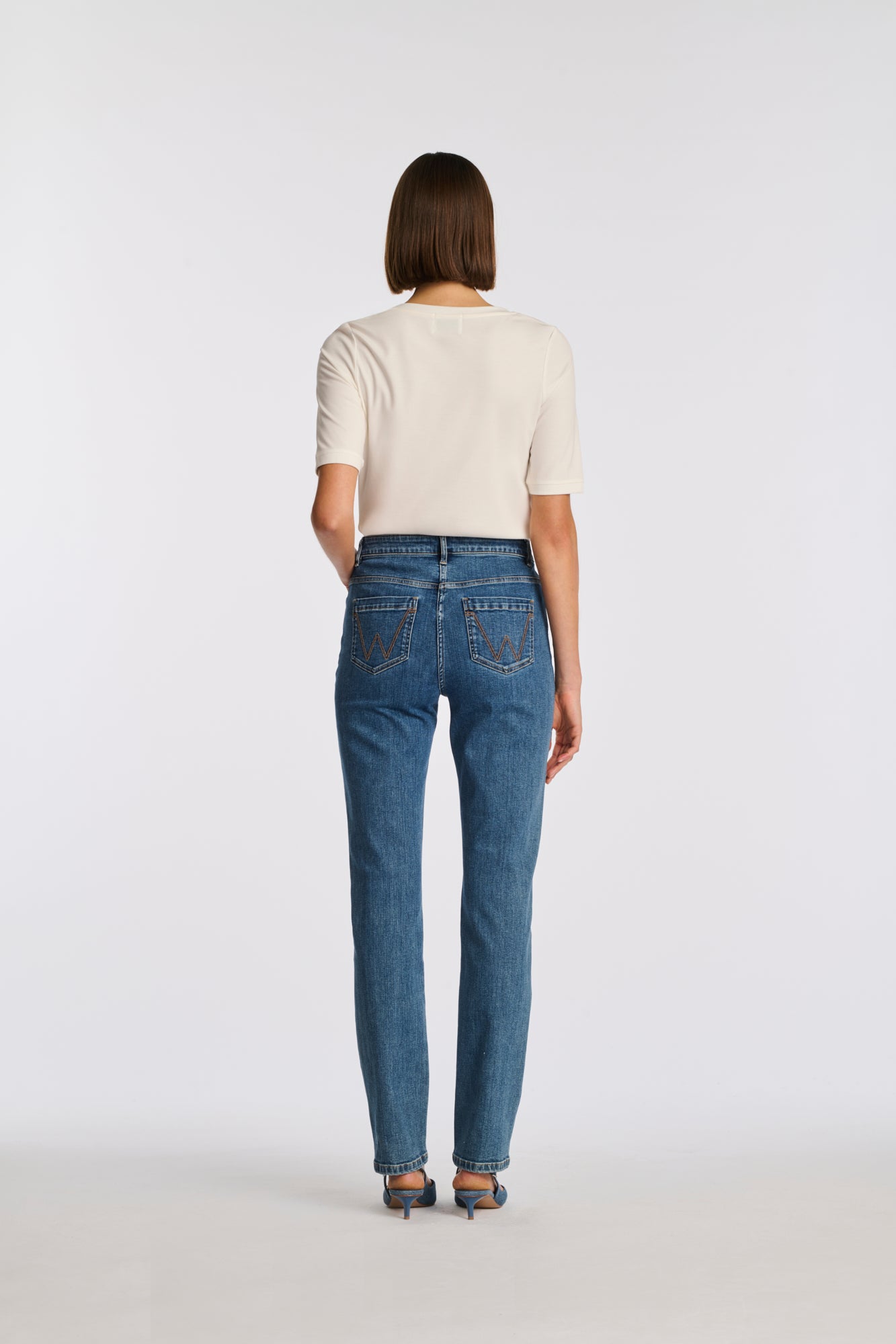 Straight-leg jeans