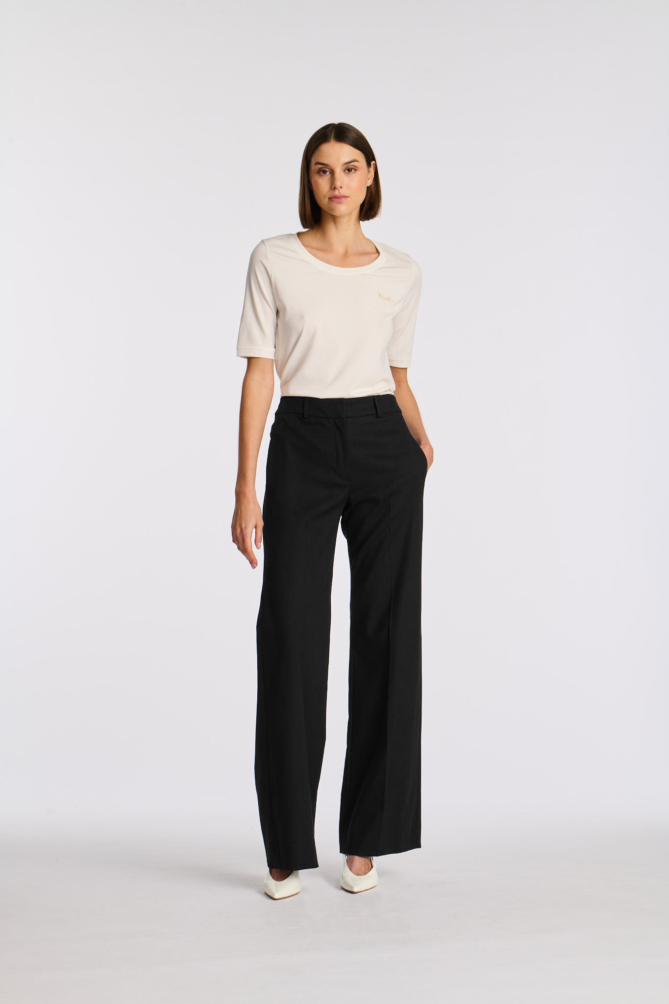 Wide-leg trousers