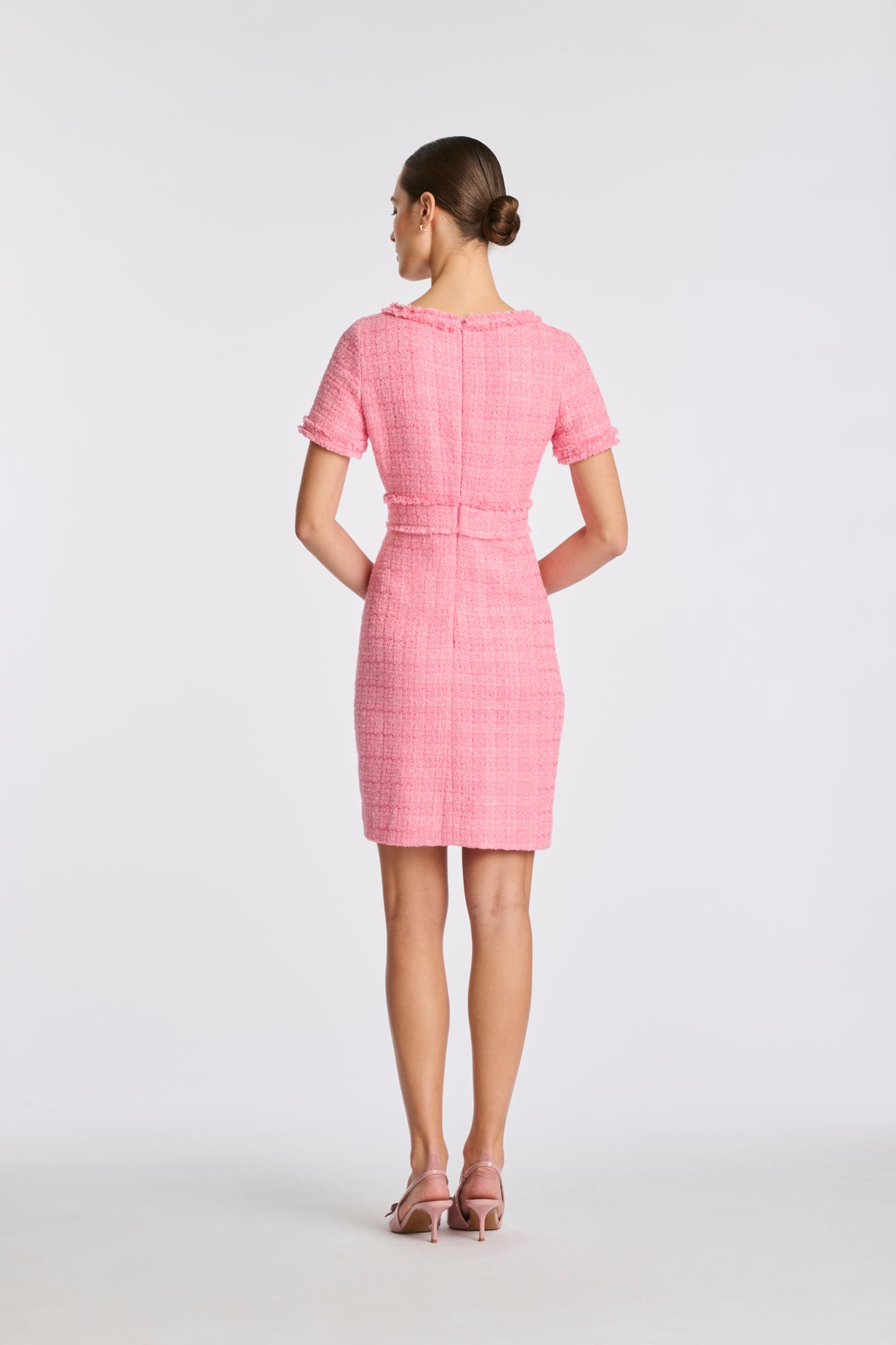 Robe en tweed frangée