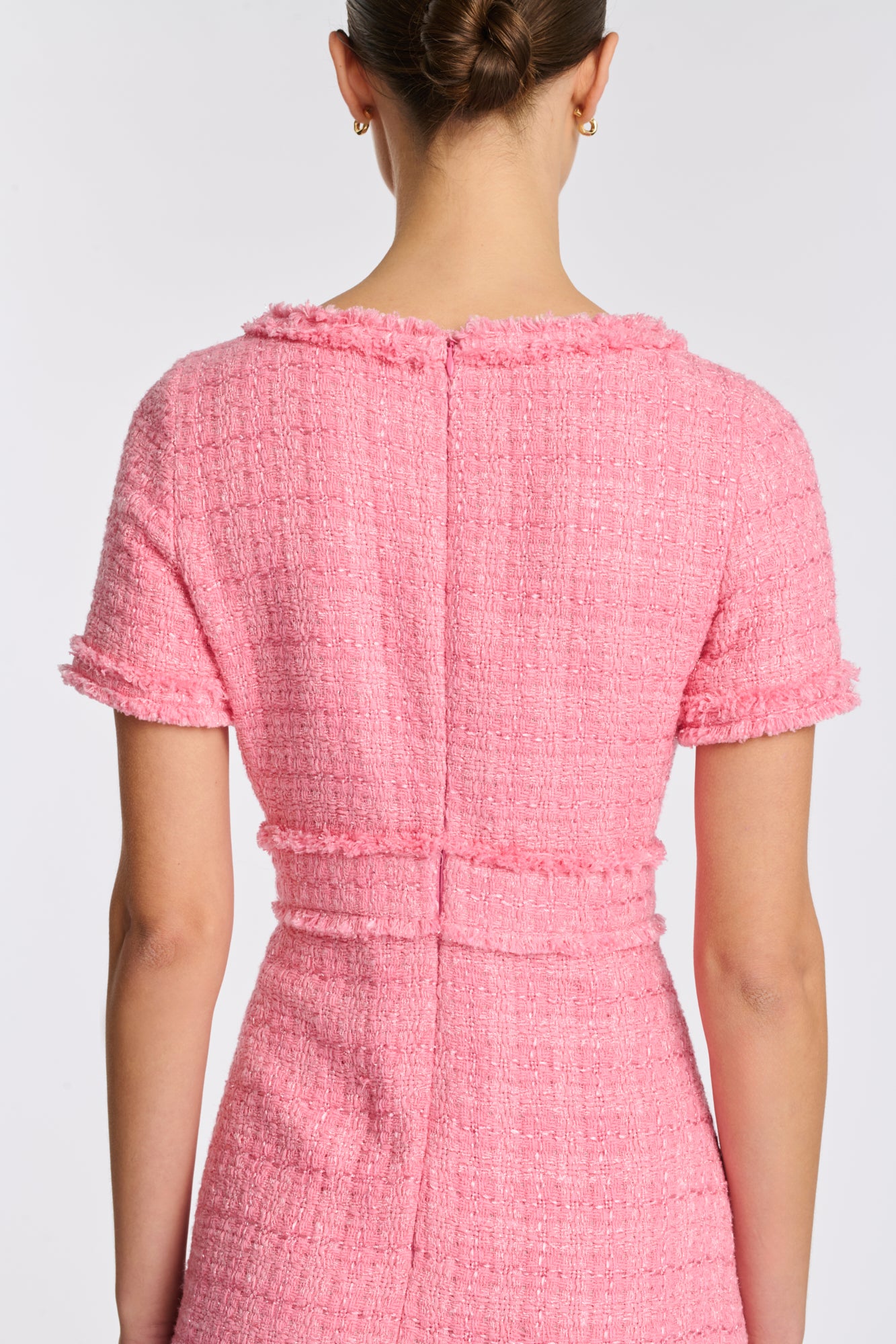 Robe en tweed frangée