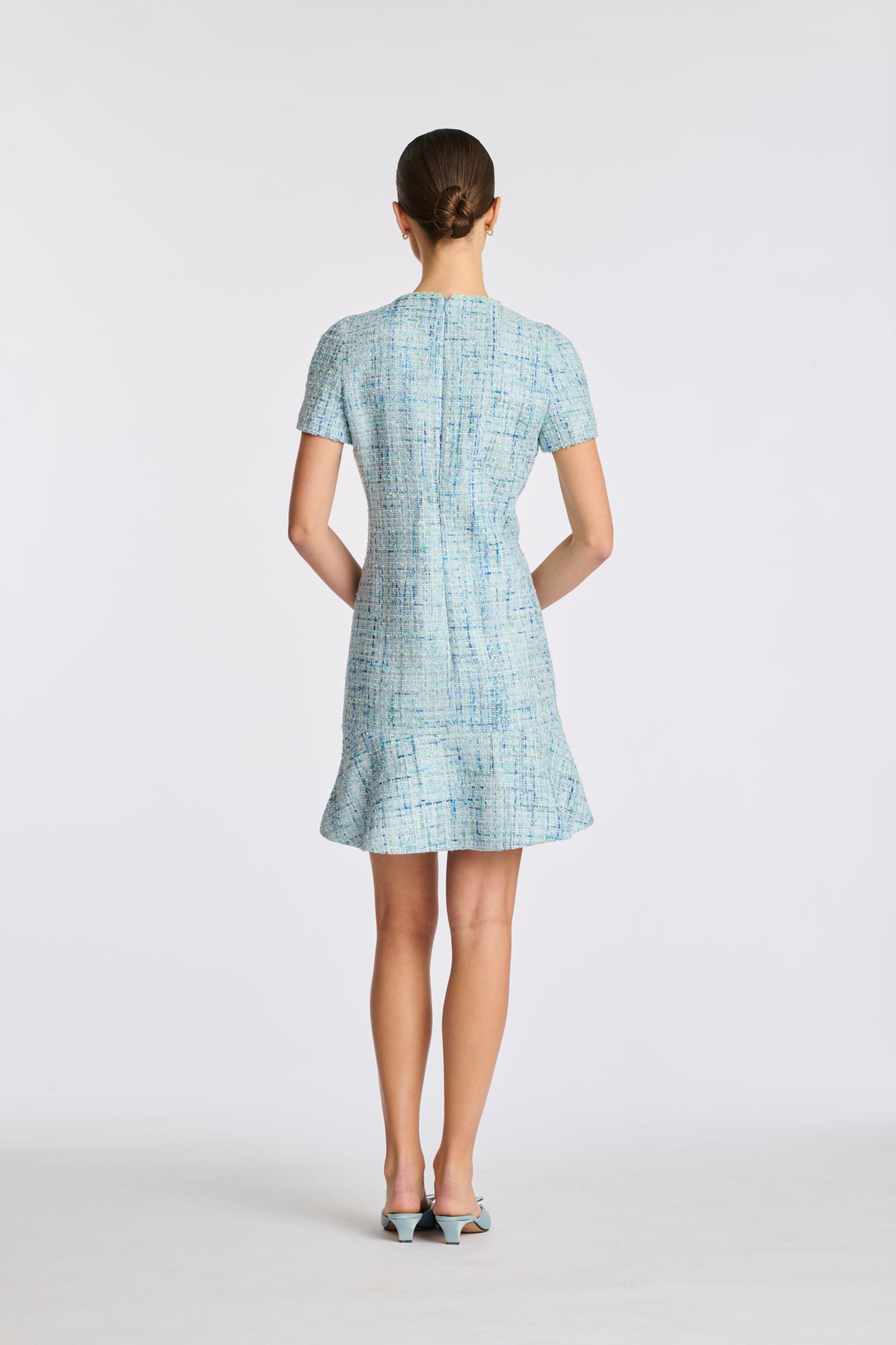 Robe en tweed volantée