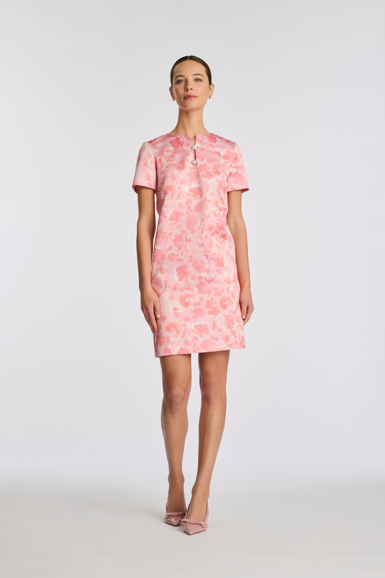 Robe cocktail en satin imprimée