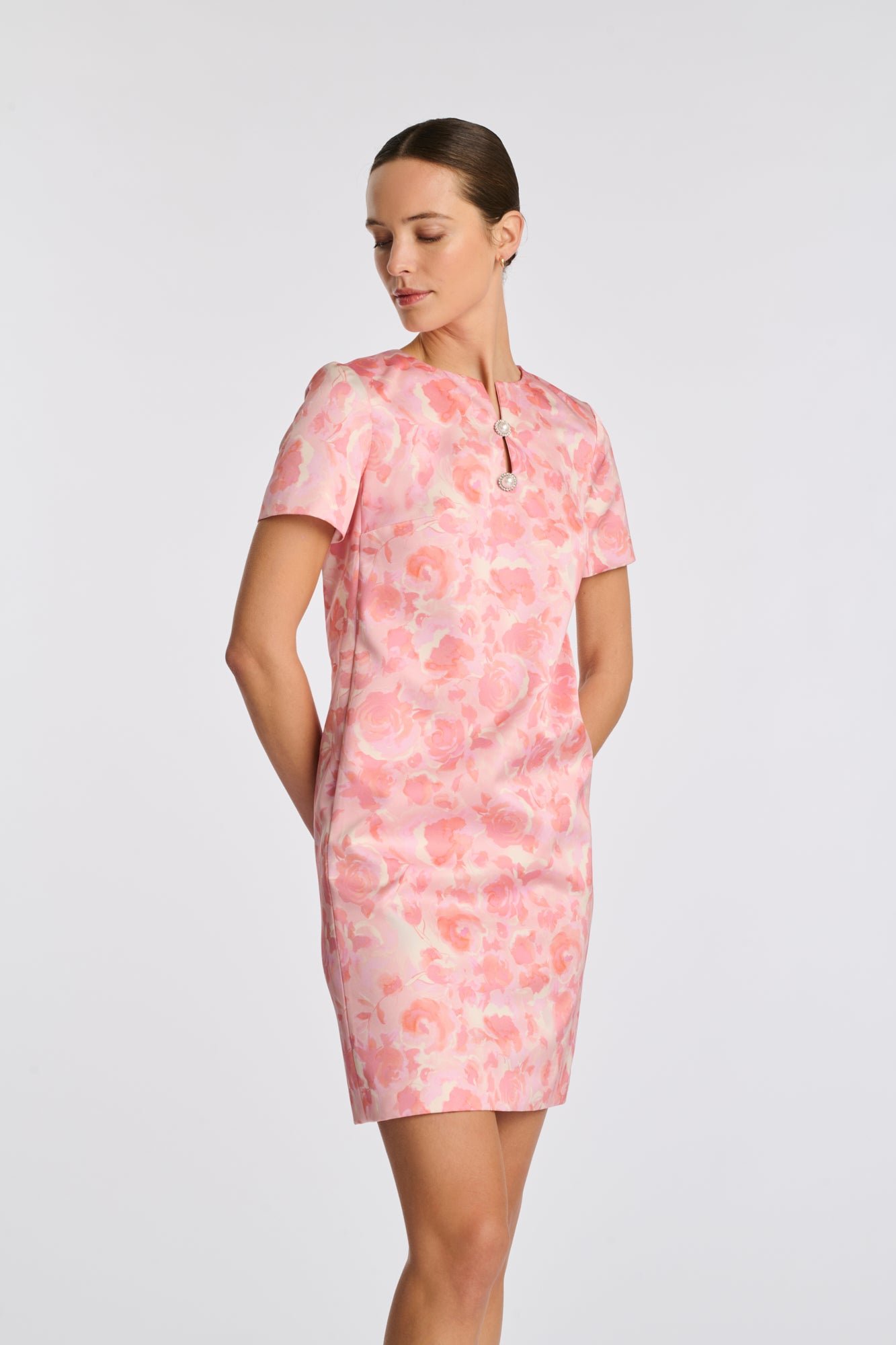 Robe cocktail en satin imprimée