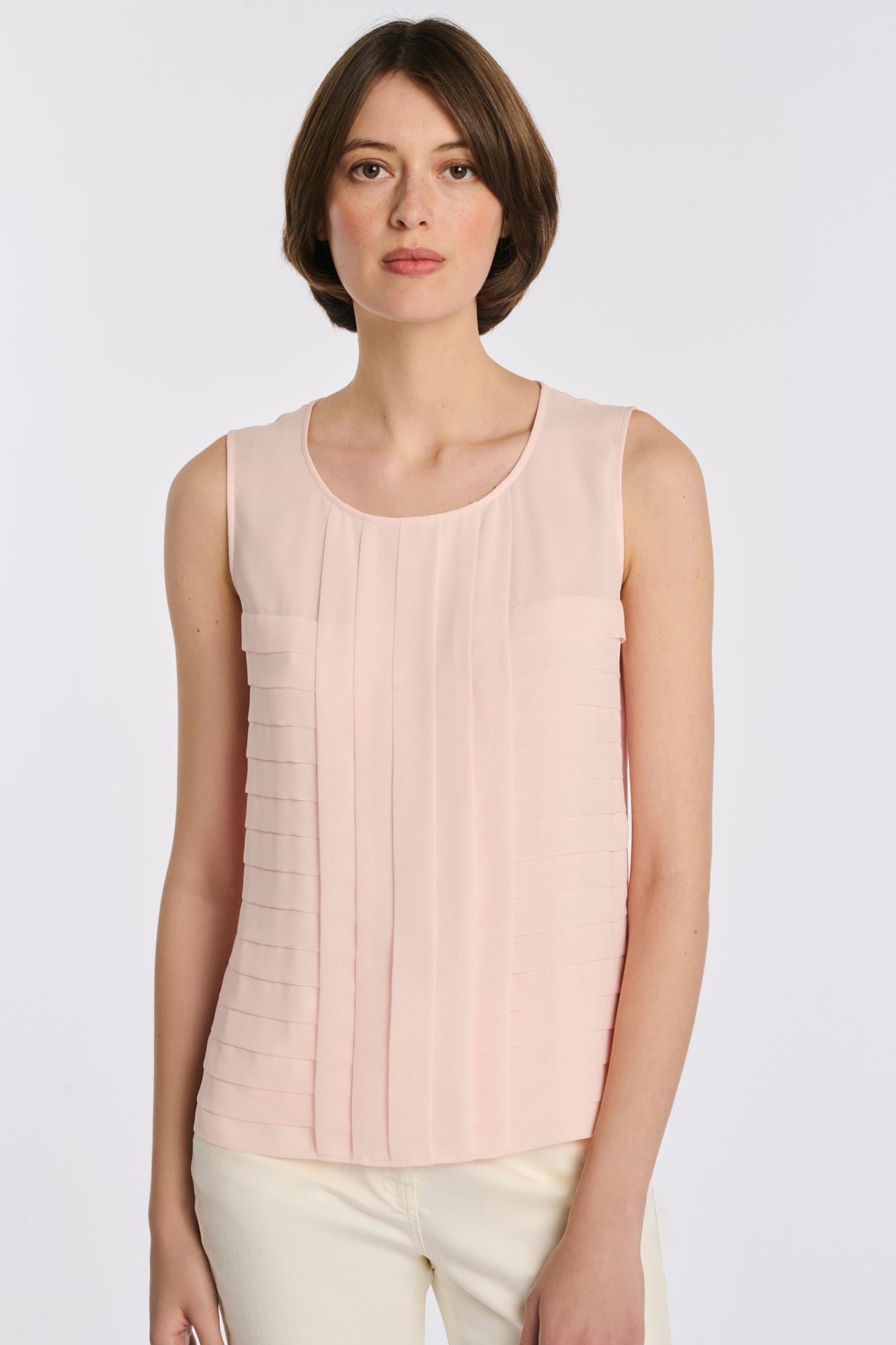 Sleeveless pleated top