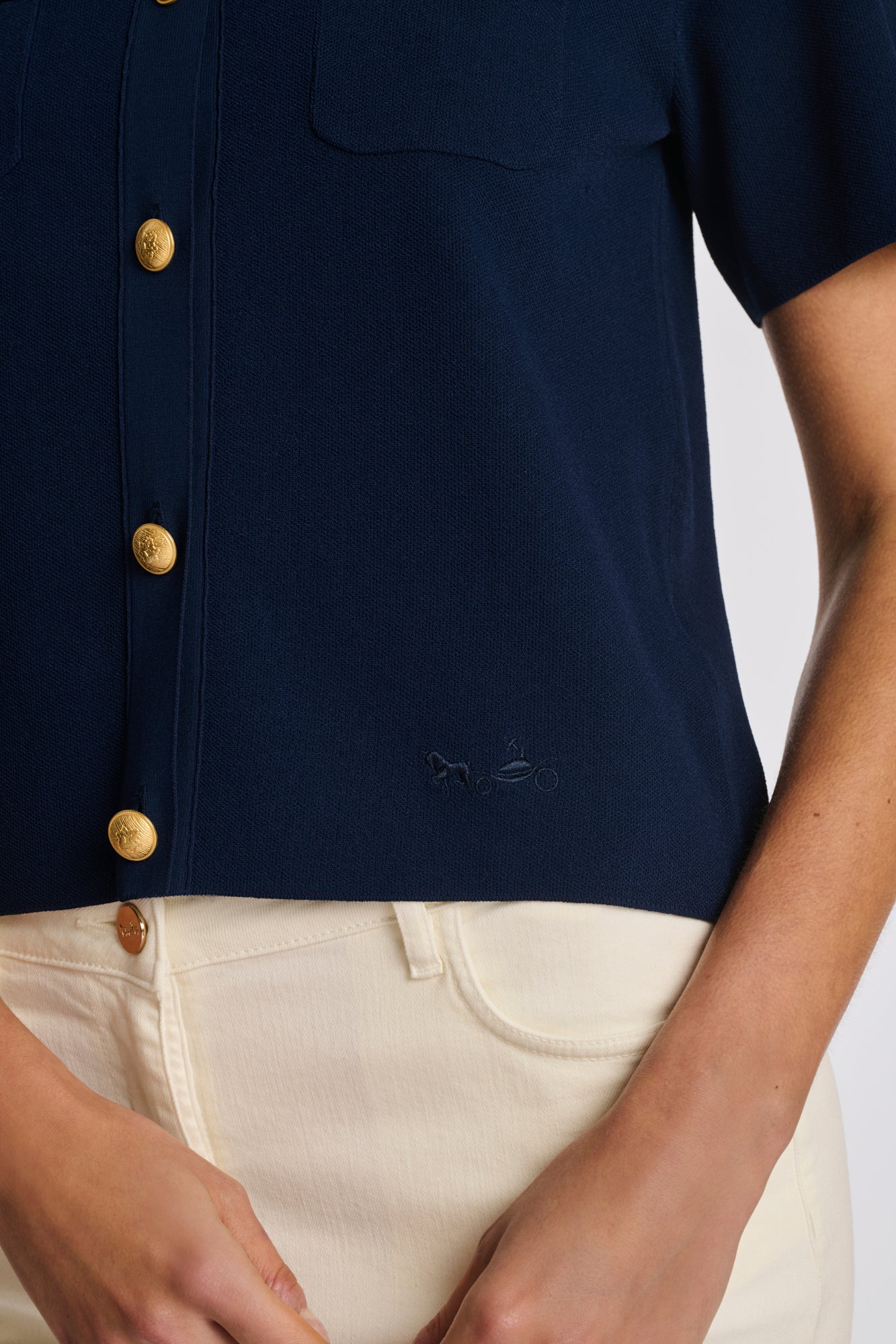 Short-sleeved knit shirt