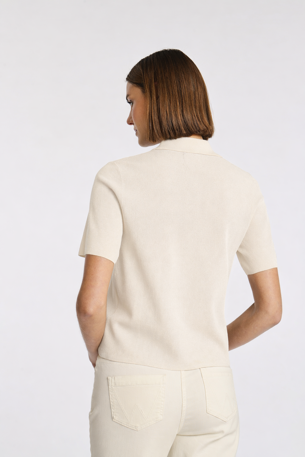 Short-sleeved knit shirt