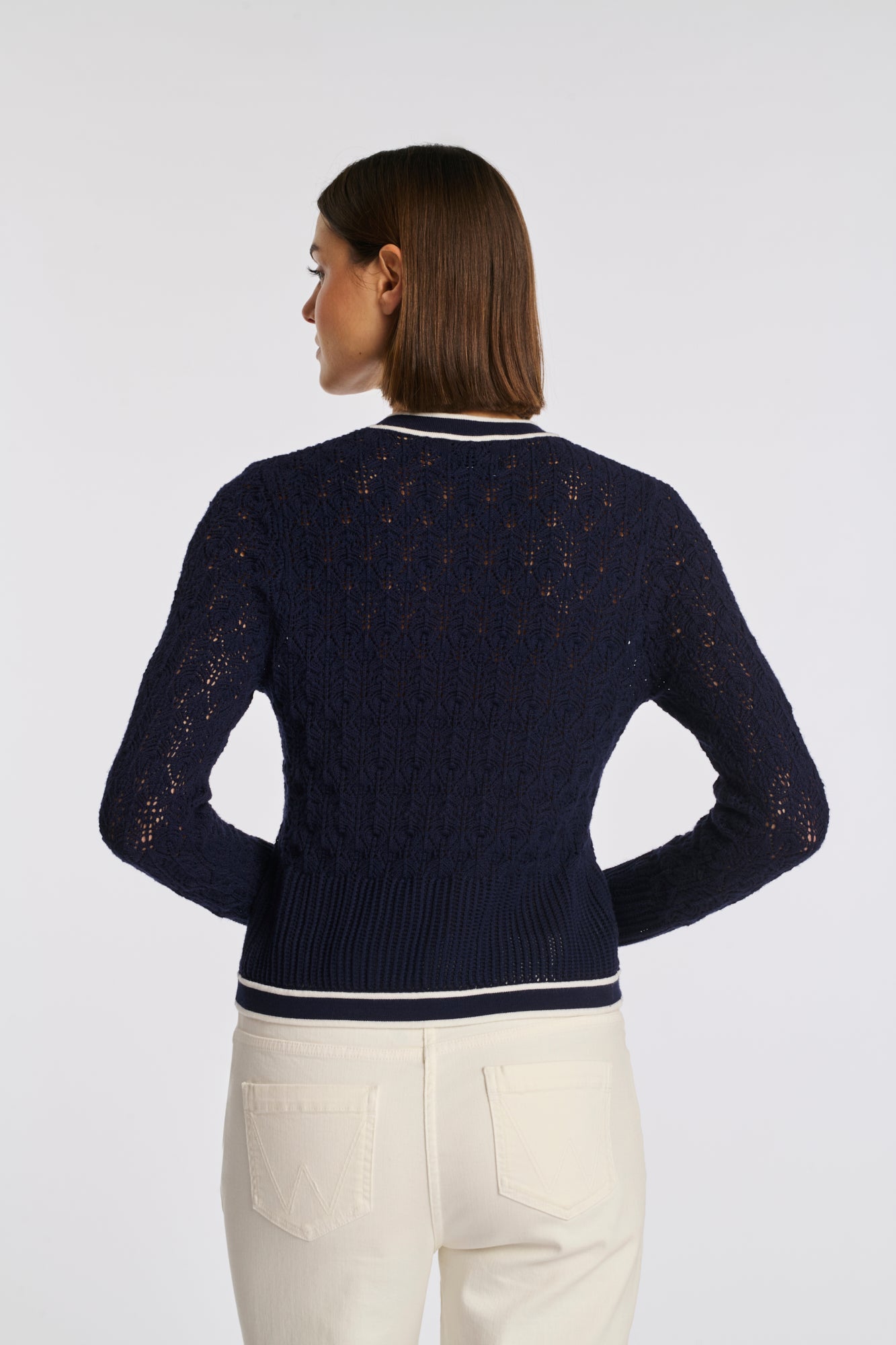 Cardigan en crochet bicolore