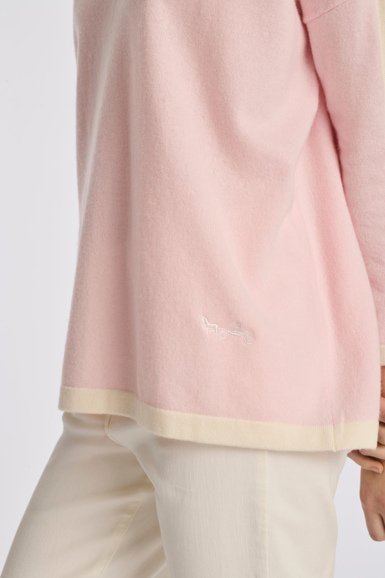 Pull col v en cachemire mélangé