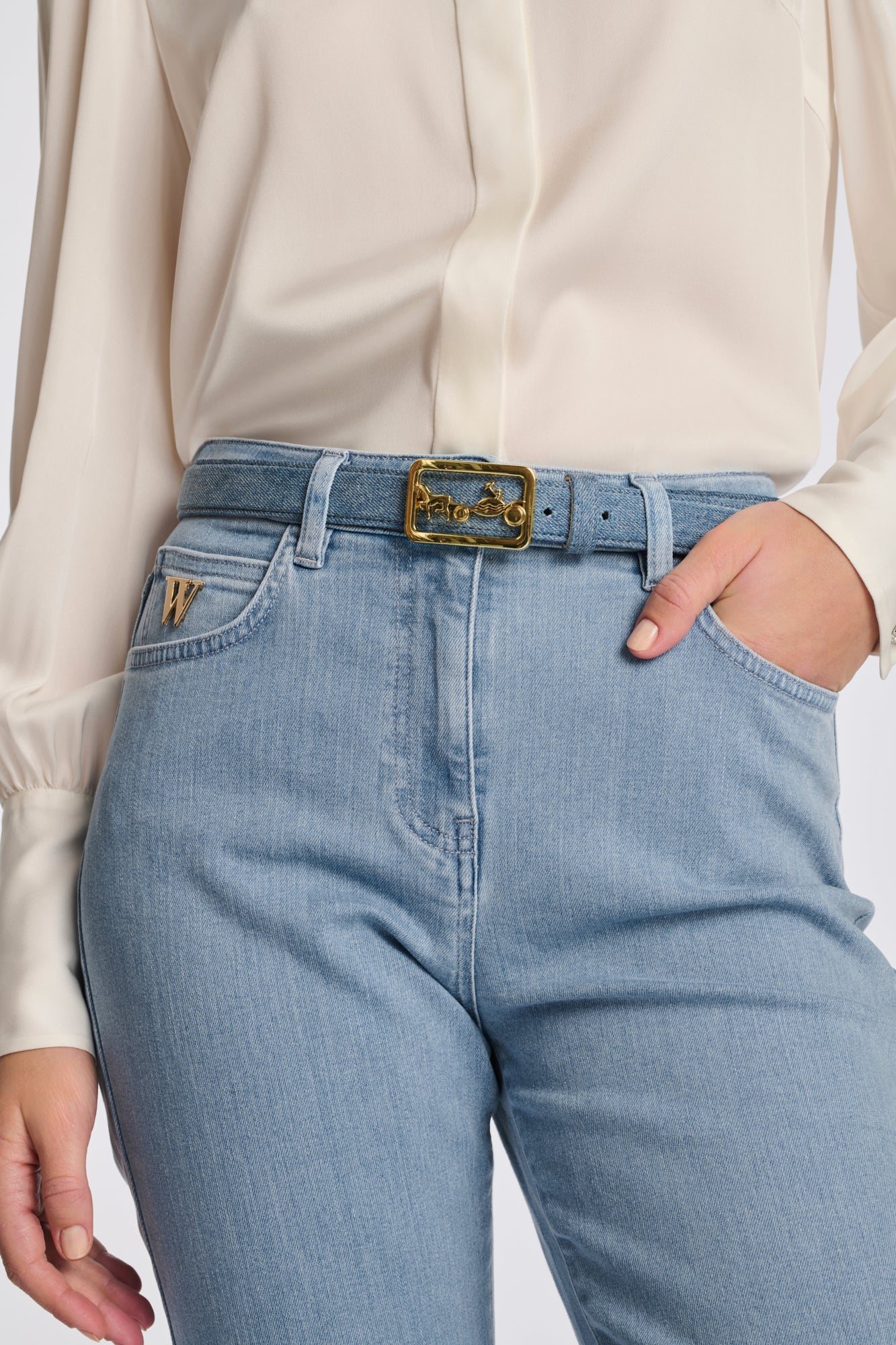 Denim belt with carriage buckle