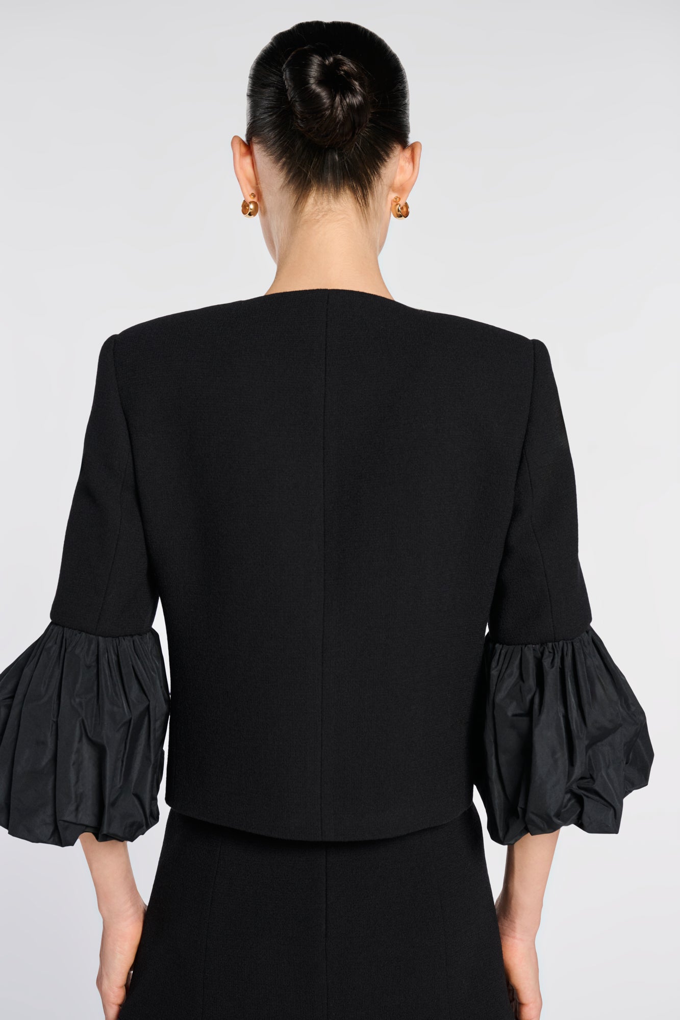 Veste à manches bouffantes