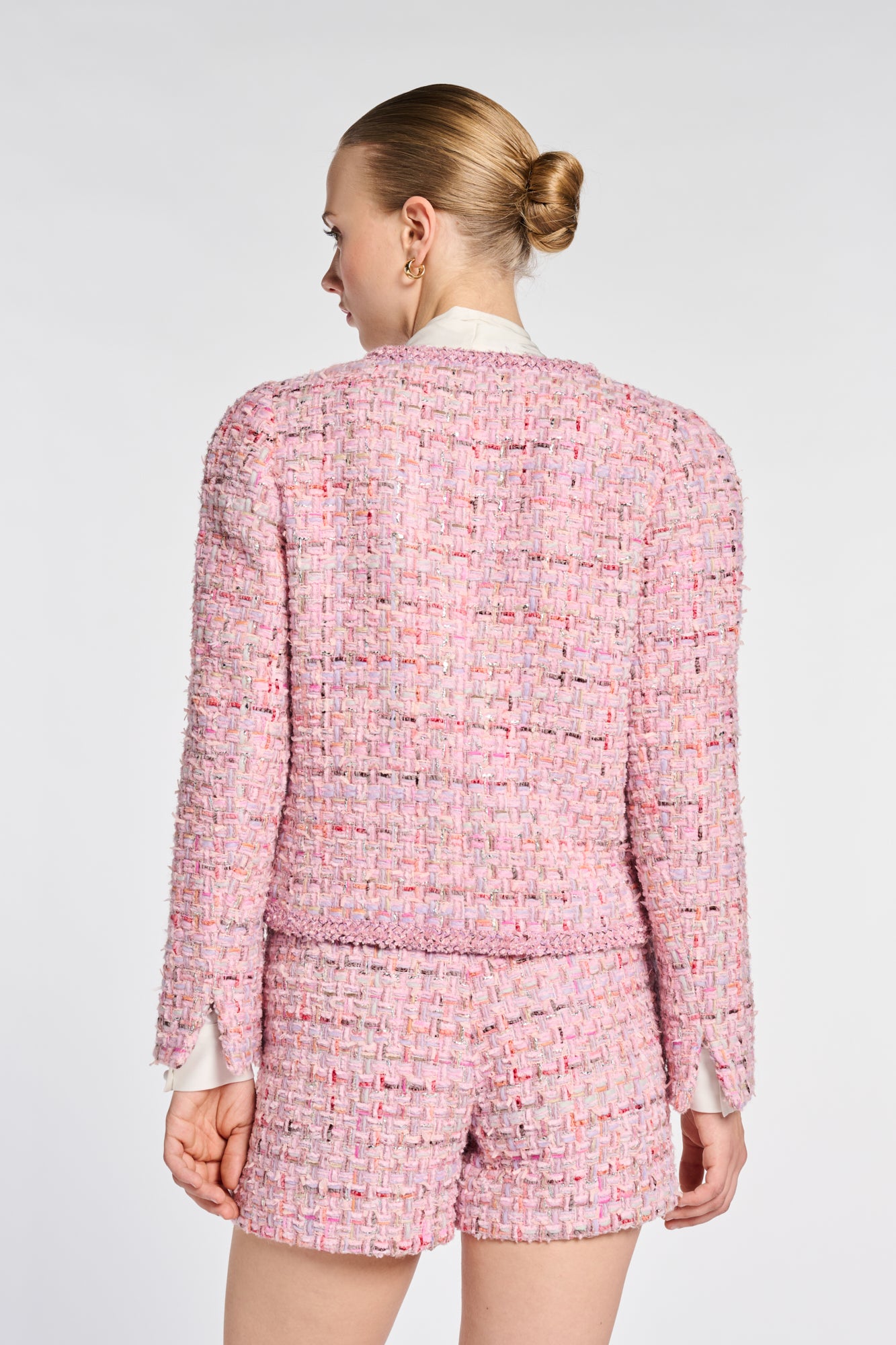 Veste en tweed pastel galonnée