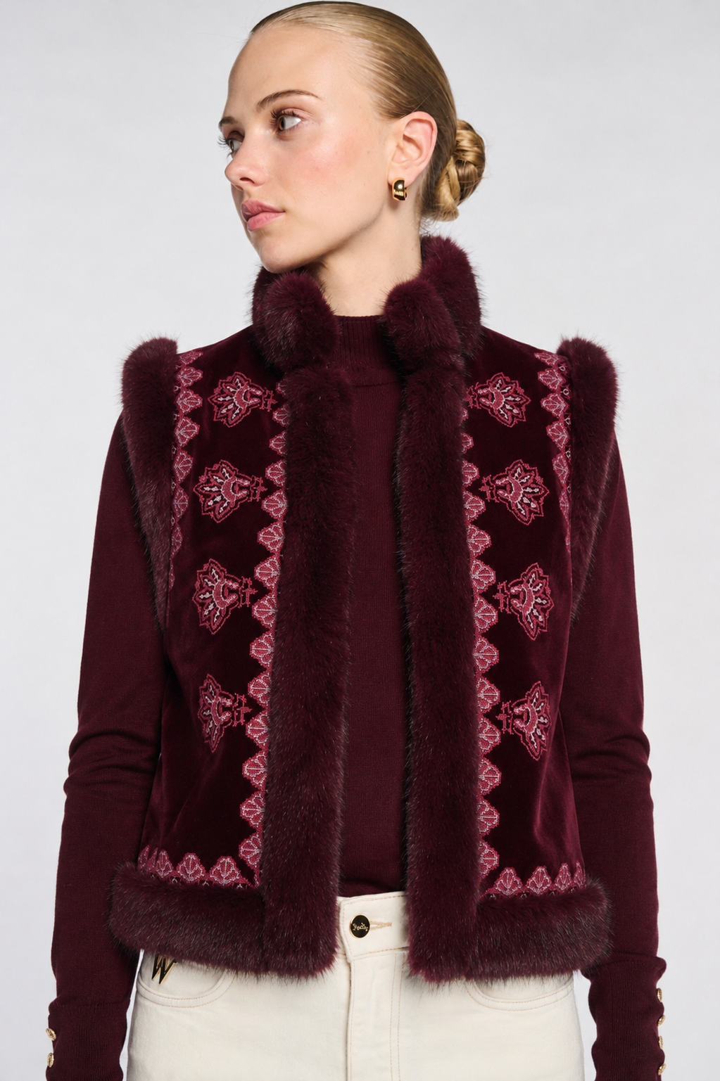 Veste sans manches brodée
