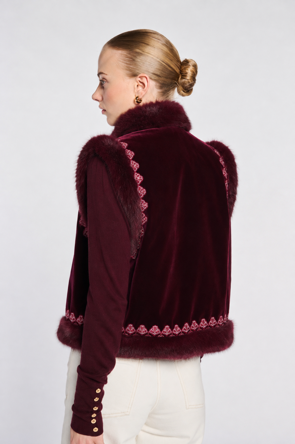 Veste sans manches brodée