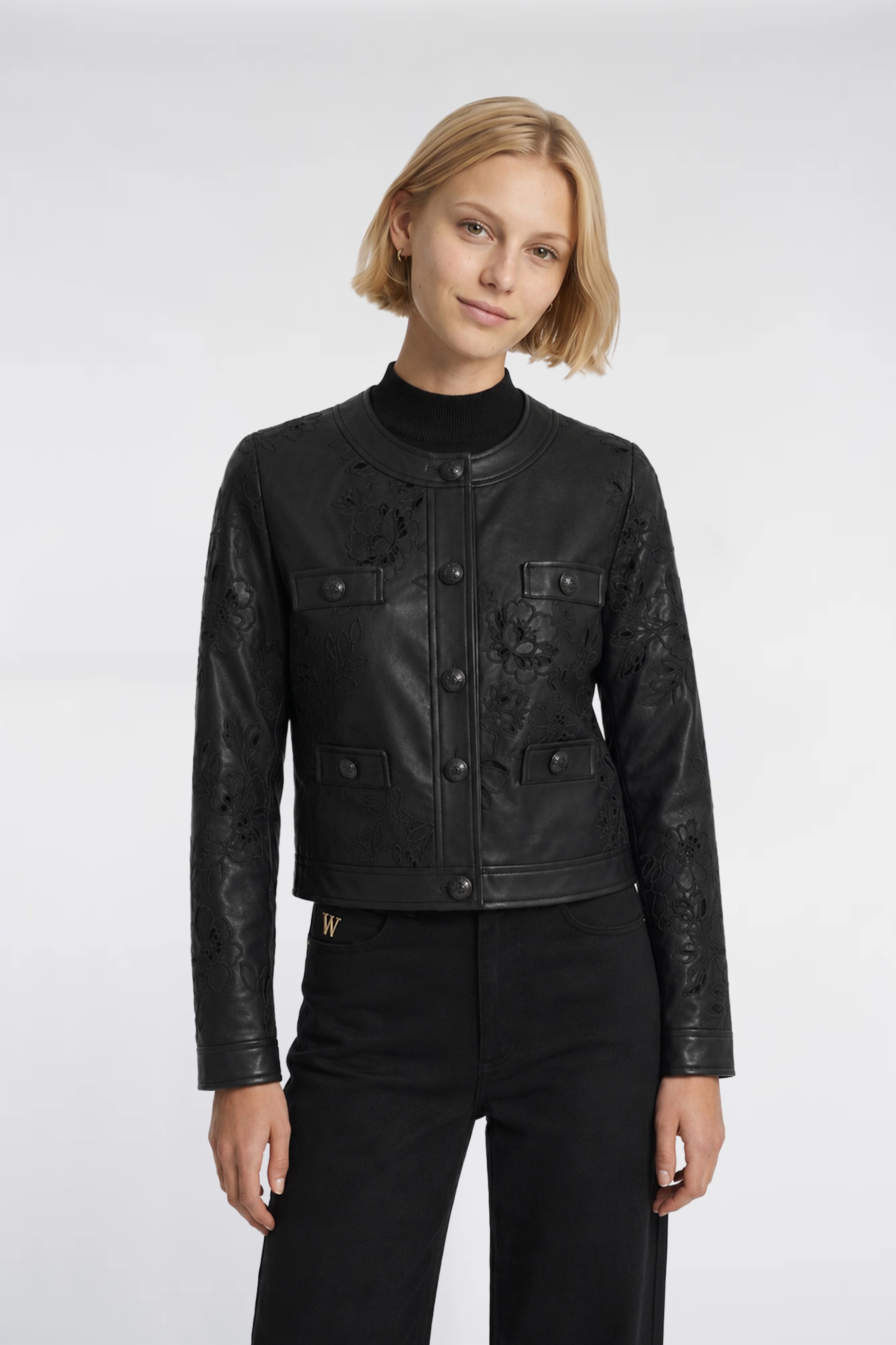 Veste en éco-cuir brodée