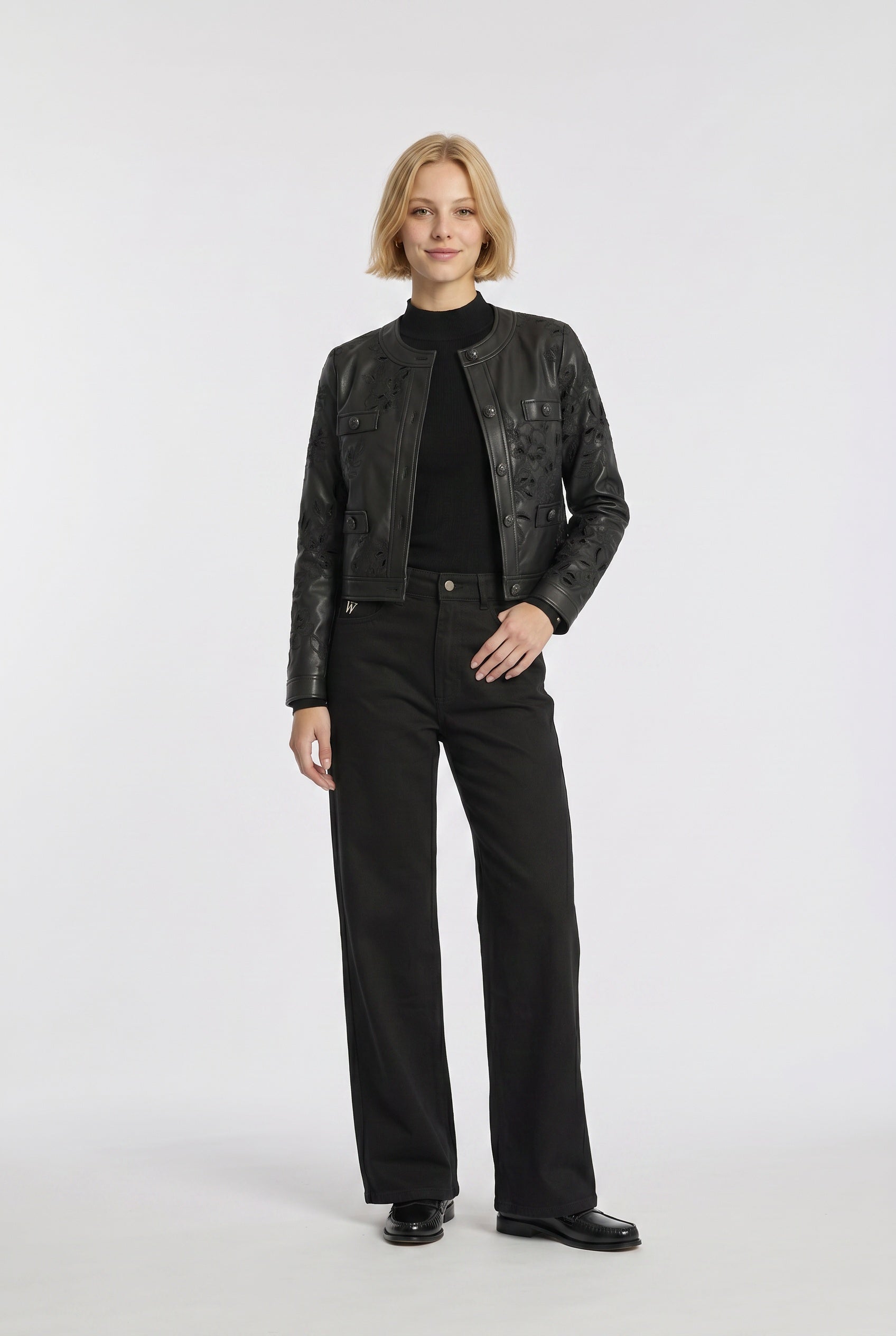 Veste en éco-cuir brodée